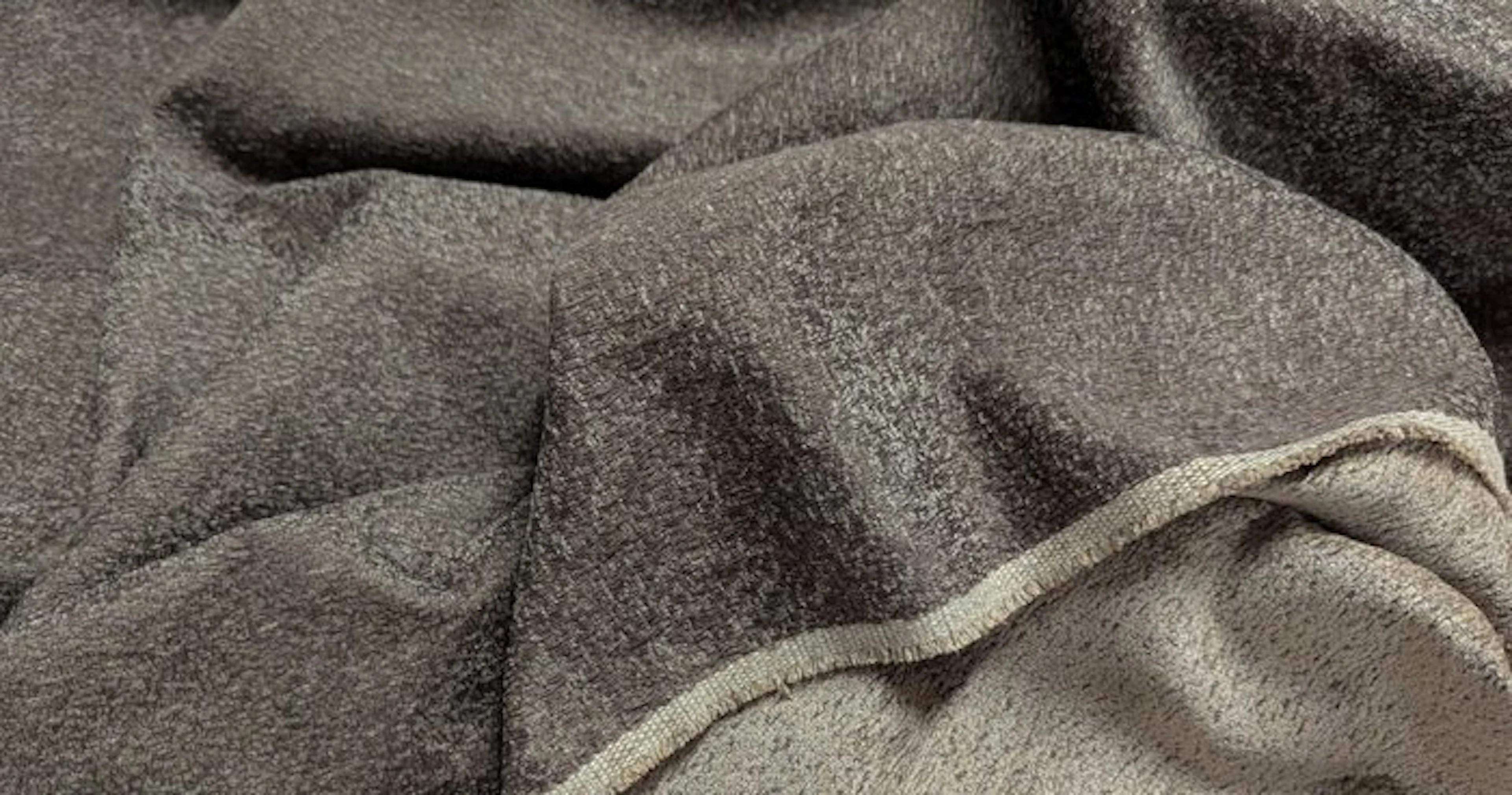Fine pezza di Morbidezza materica in chenille – Raffinato...