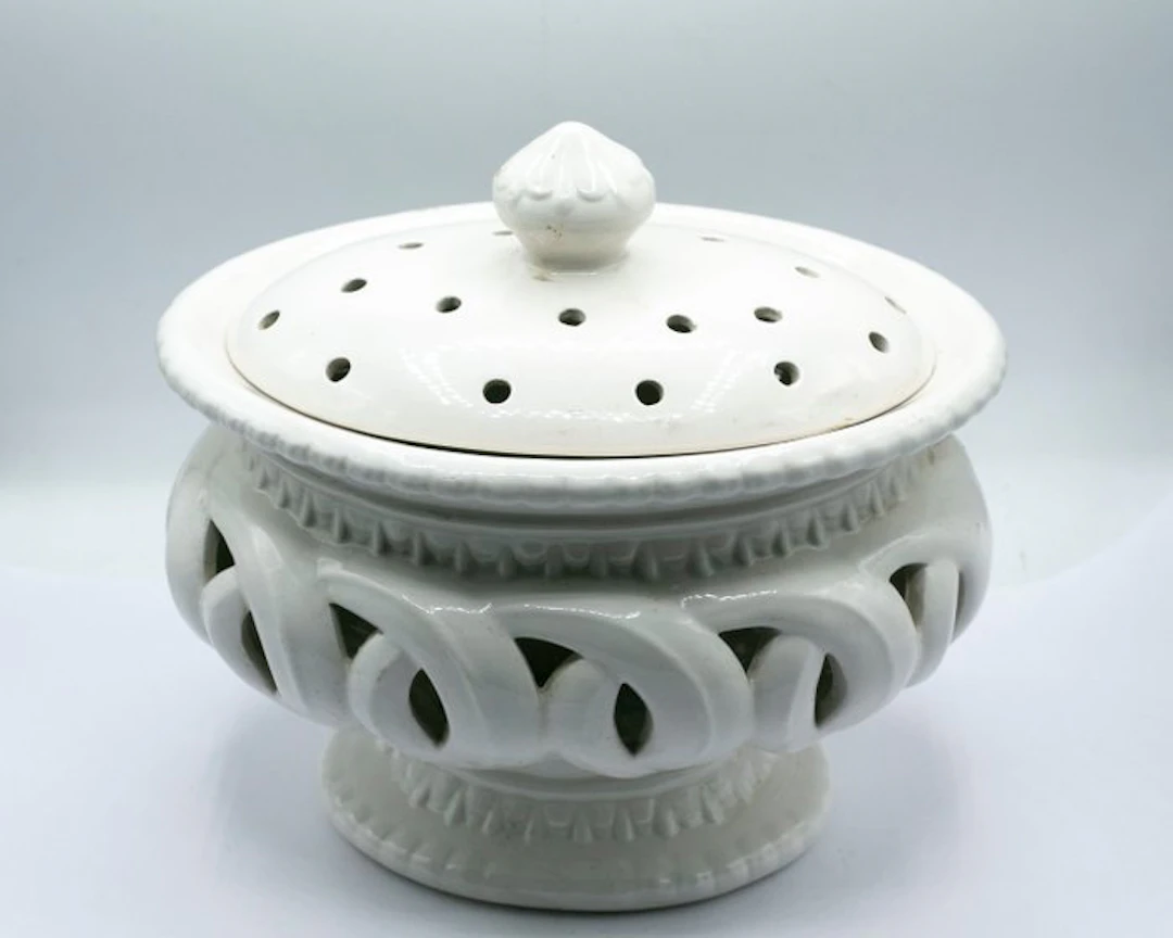 V. BASSANO - Centrepiece - Perforated...