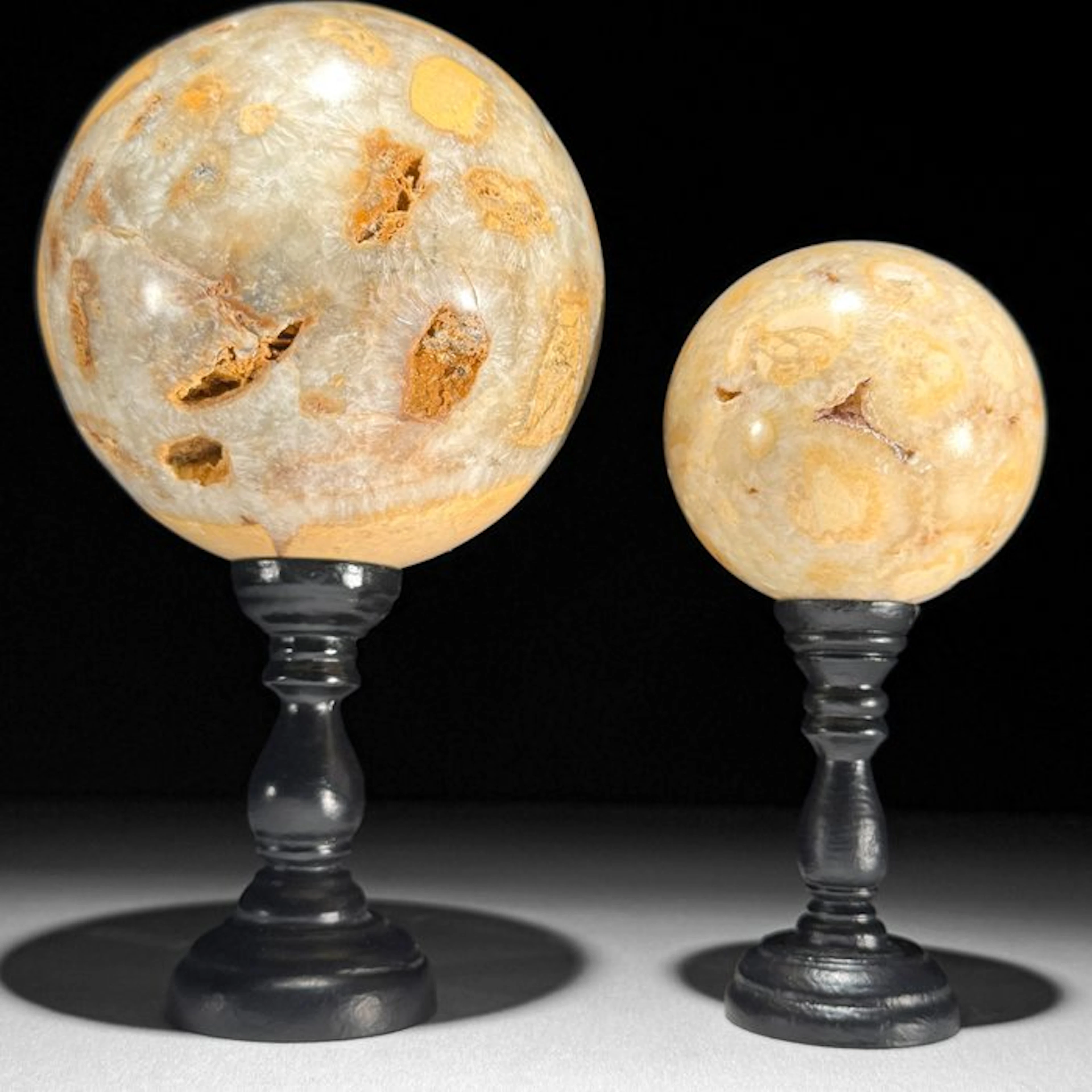 NO RESERVE PRICE - Wonderful Pair of Yellow Maligano...