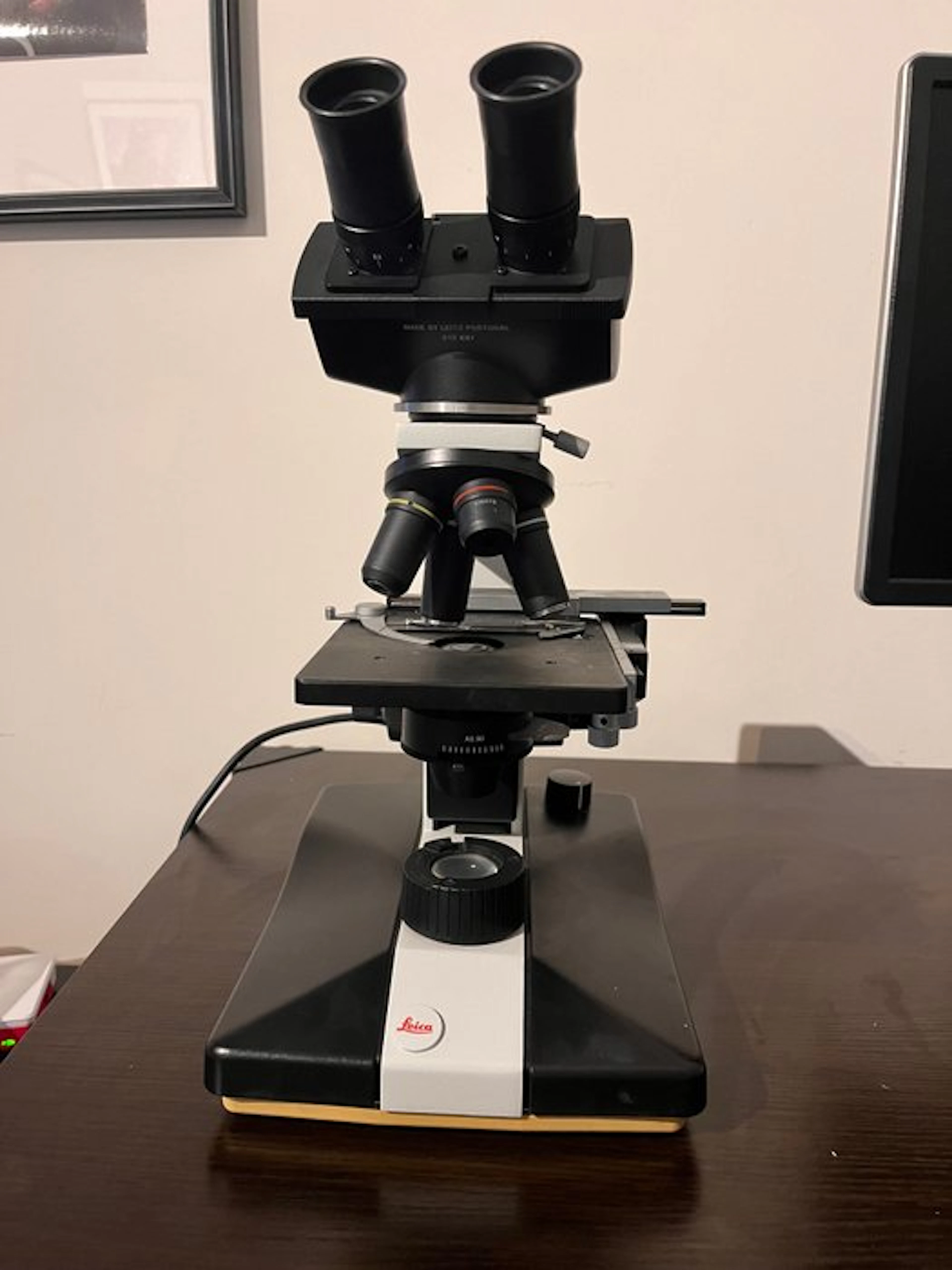 Binocular compound microscope - Biomed - 1990-2000 - Germany - Leica