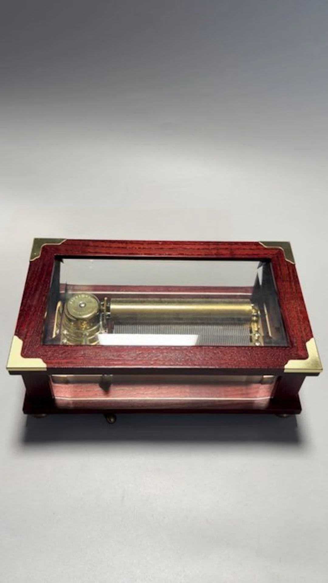 Reuge Music - Music box - Switzerland - 1970-1980