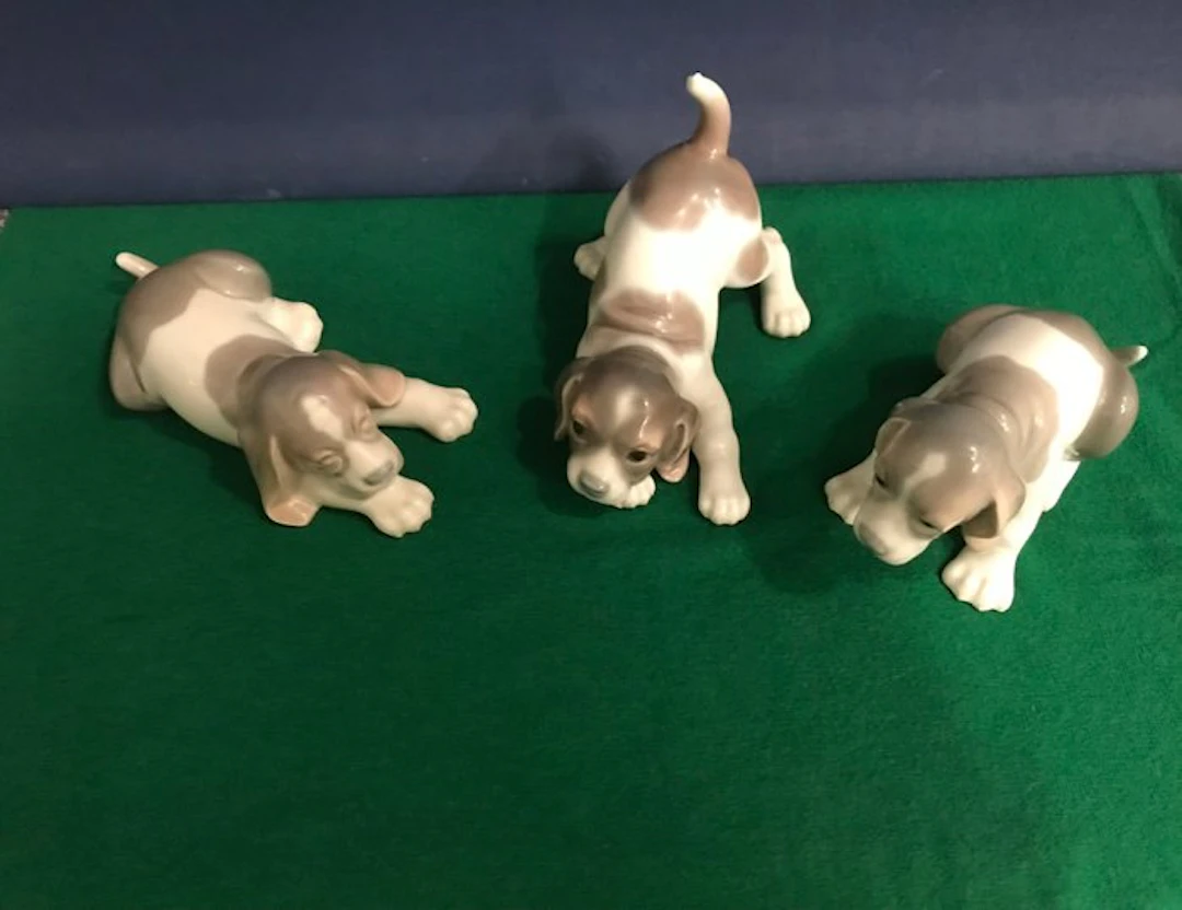 Lladró - Figurine - Liggende puppy (3) - Porcelain
