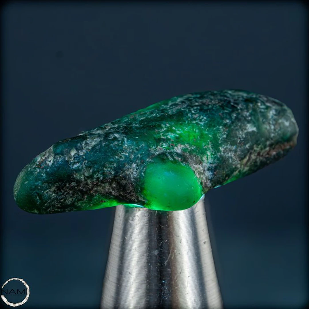 Natural Colombian green emerald, unprocessed. Gemstones 49.10 ct- 9.82 g