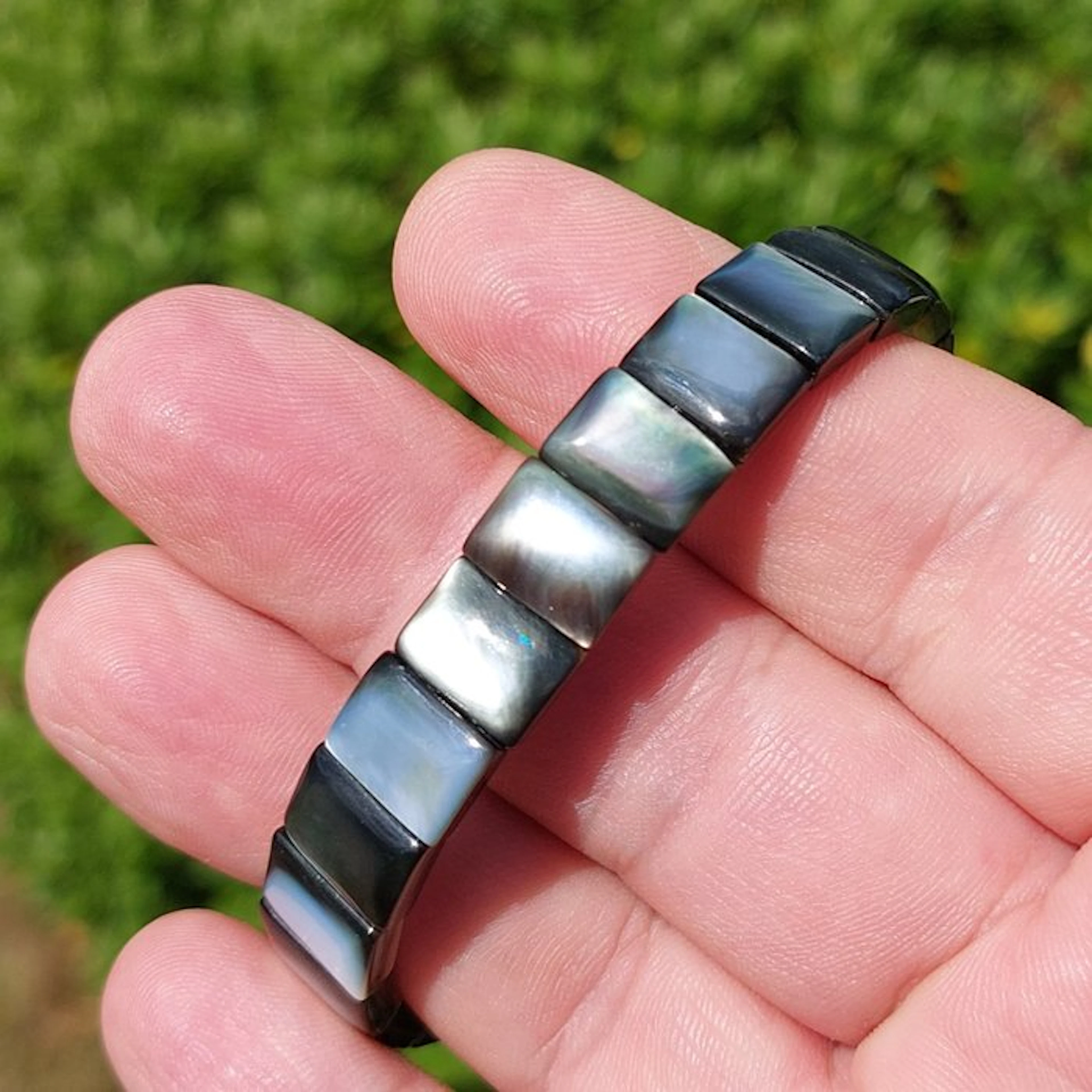 Natural gray Tahitian mother-of-pearl