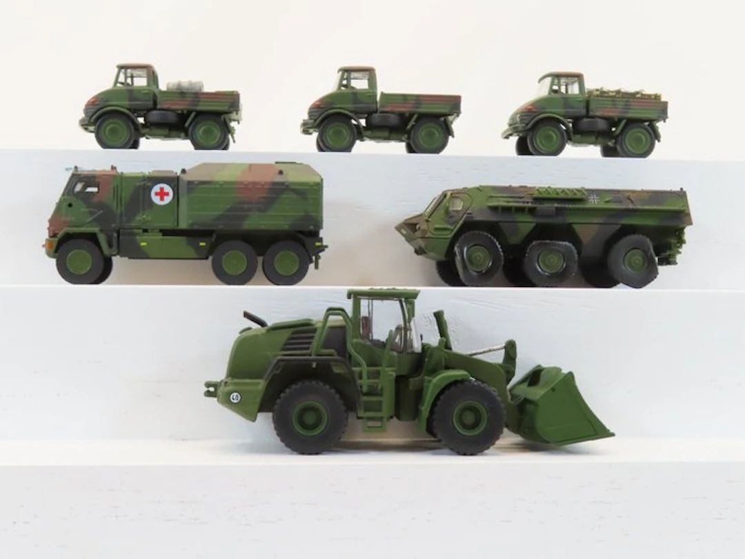 Schuco 1:87 - Model train vehicles (6) - 6 army vehicles