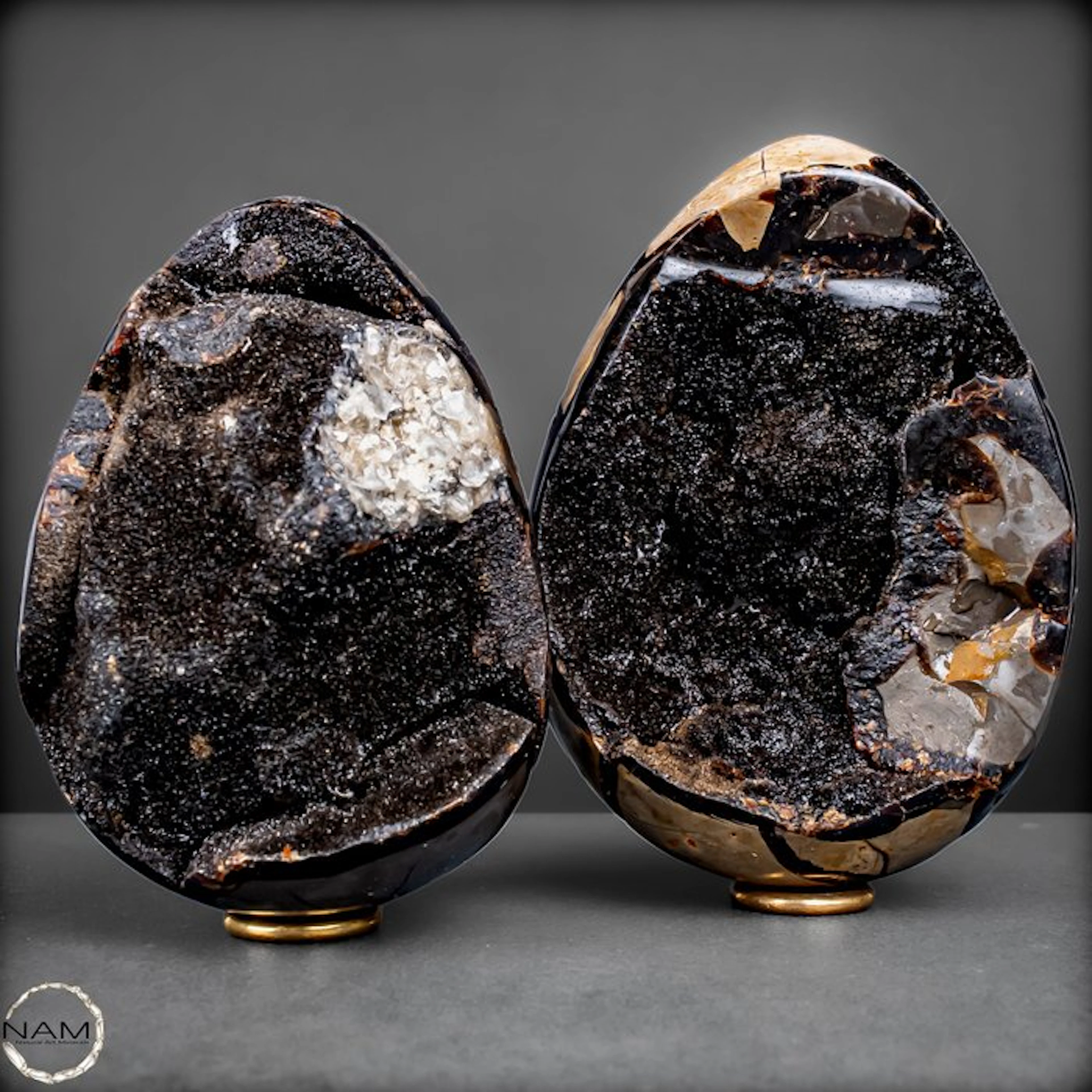 Septarian Drusen – A fascinating duo in an elegant egg...