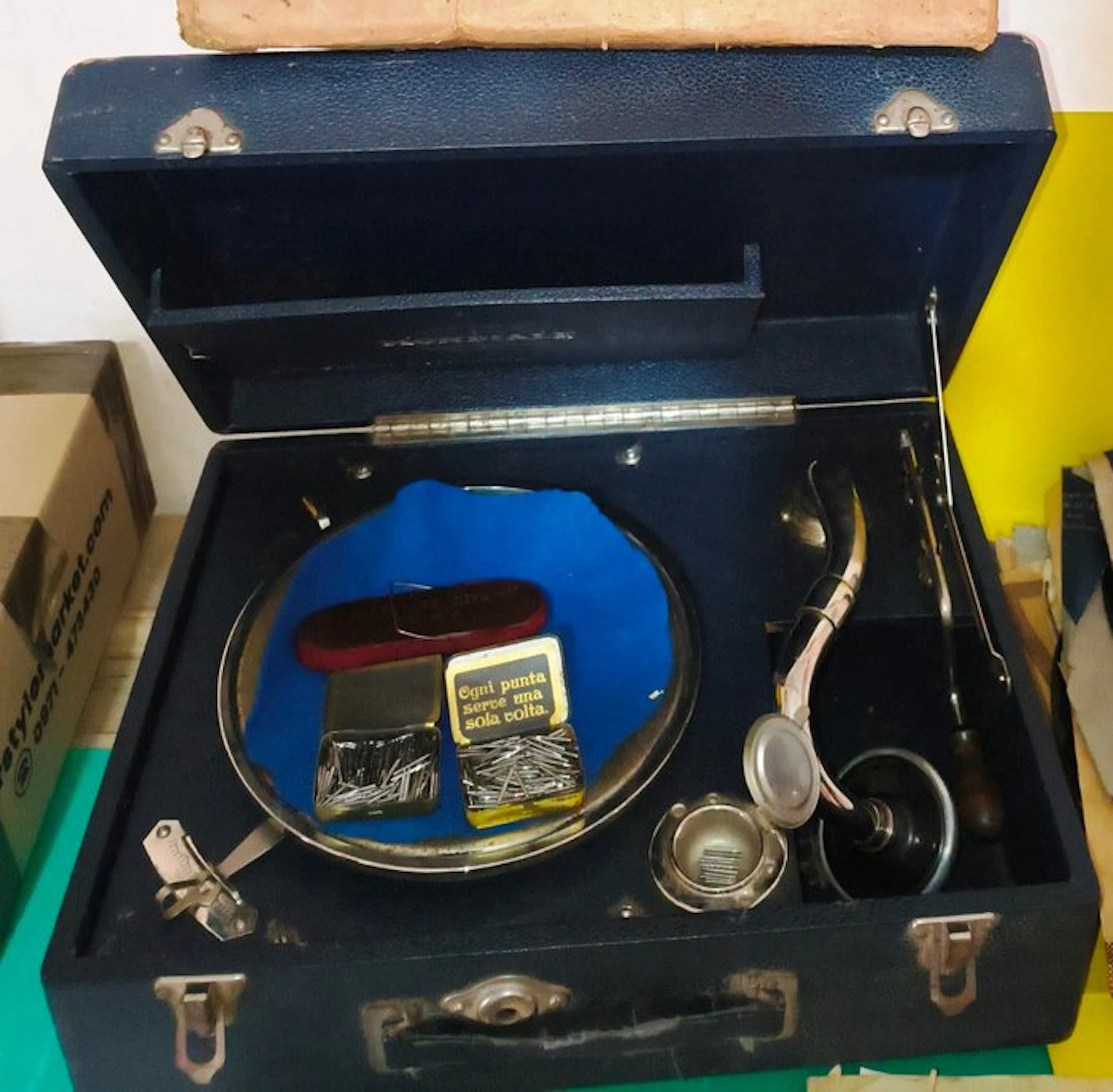 Mondiale - Little Italian Gramophone