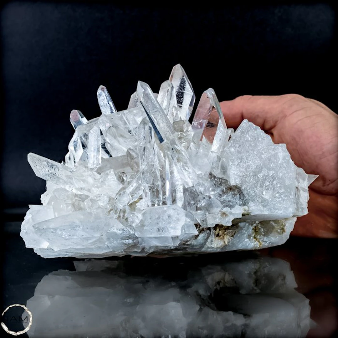 Lemurian Quartz – Impressive crystal formation with clear...