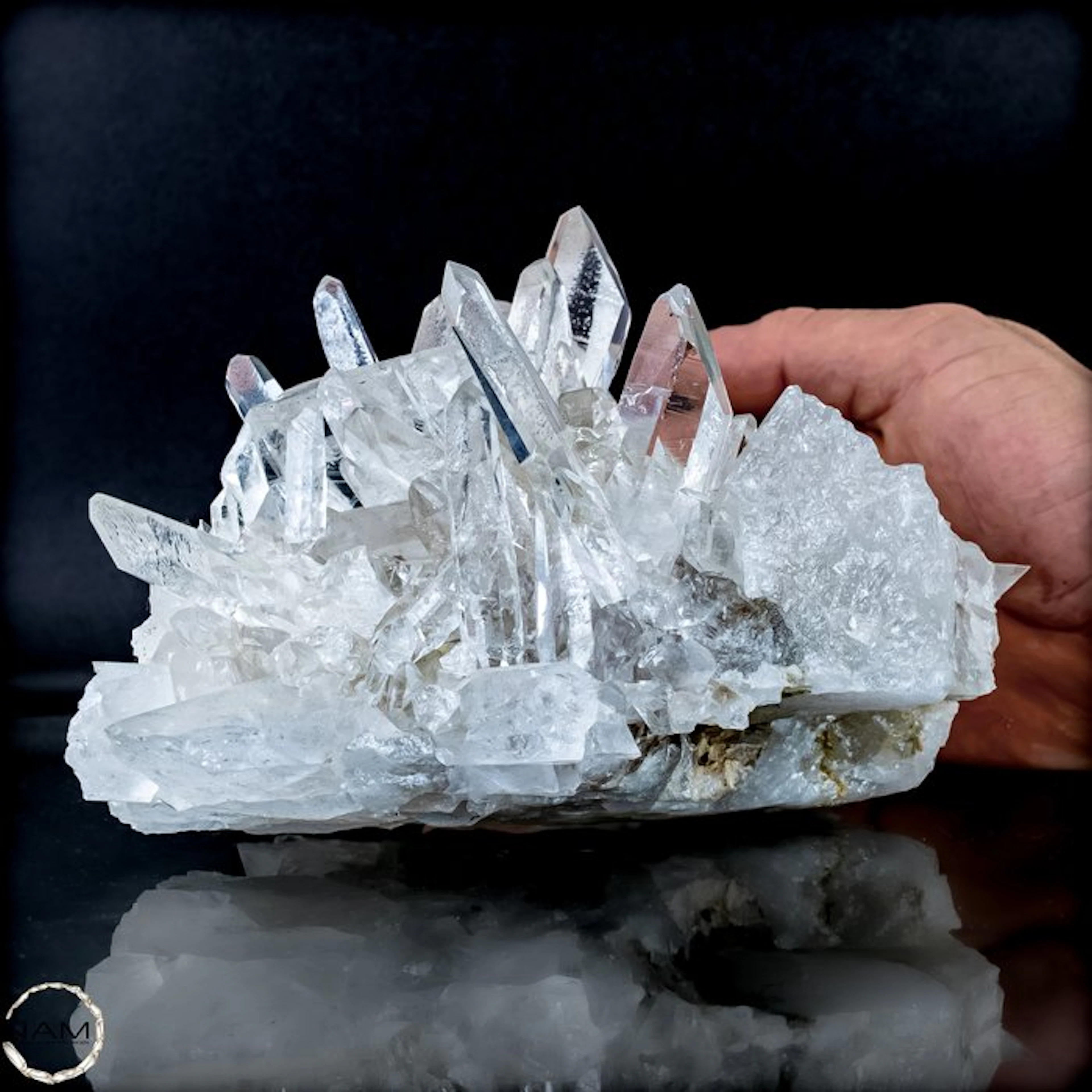 Lemurian Quartz – Impressive crystal formation with clear...