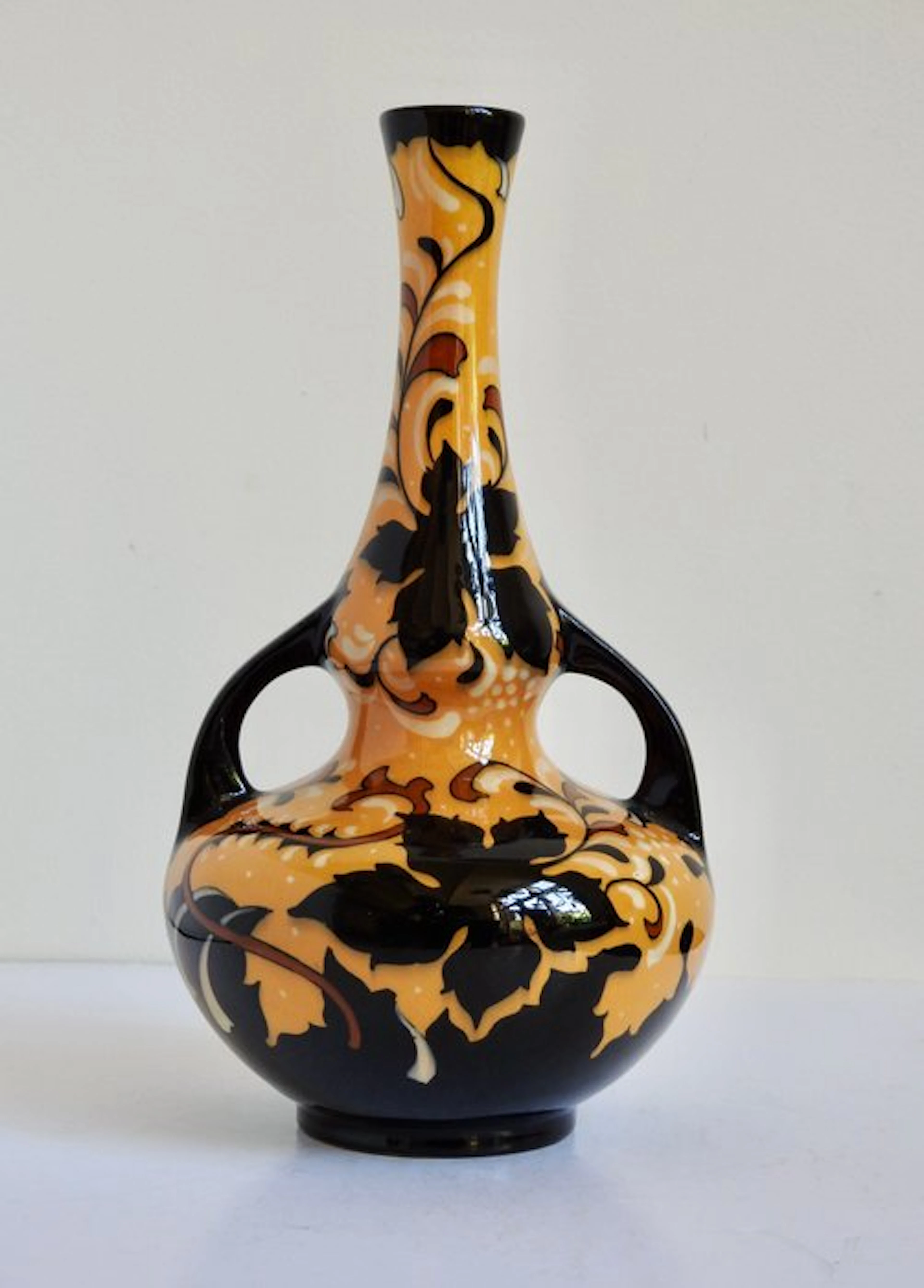 Regina - Gouda - Gouke Bonsel - Vase - Model 271, Robur decor - plateel