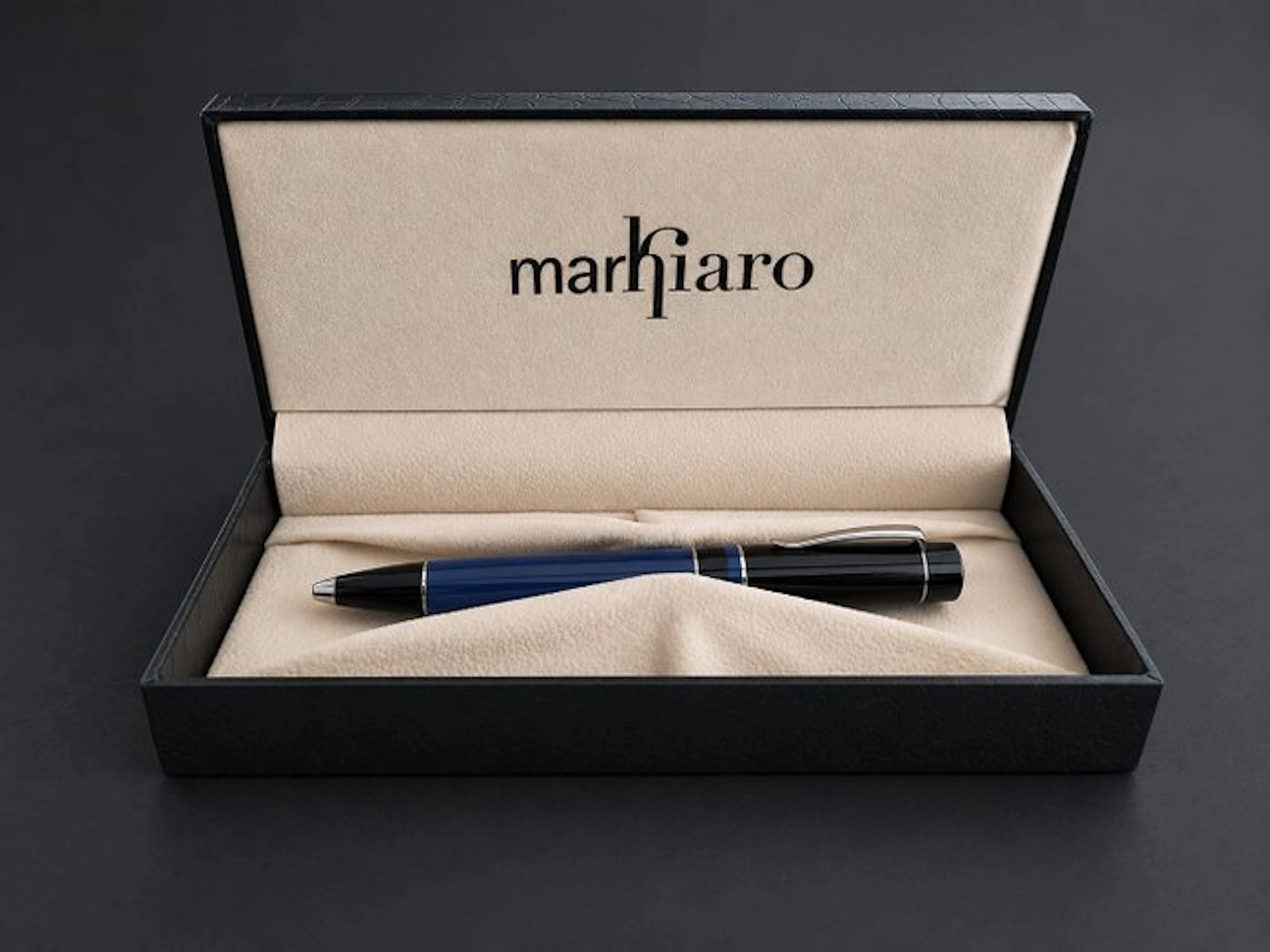 Delta - Markiaro - No reserve price - Pen