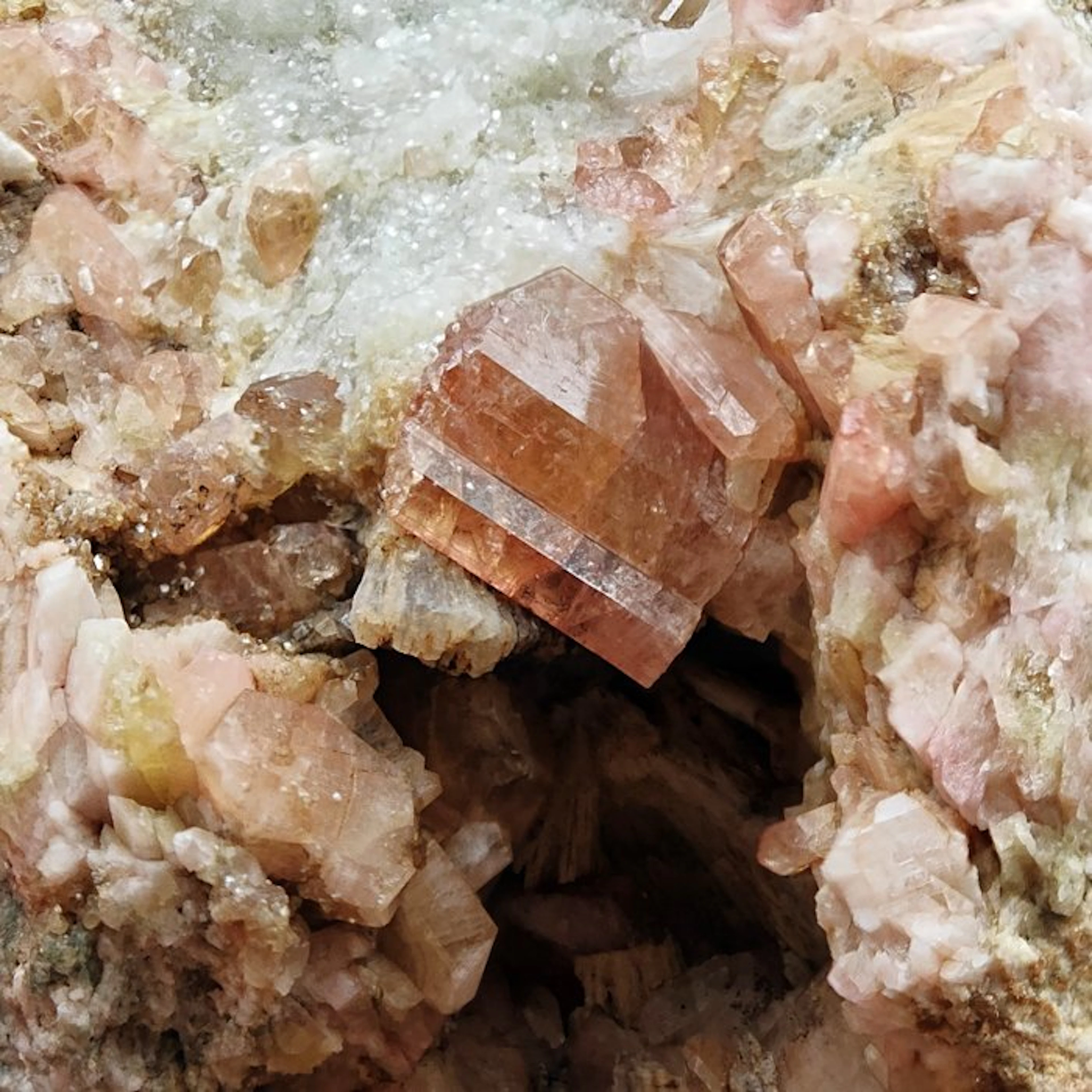 ALPINO, LARGE SALMON-PINK CLINOZOISITE