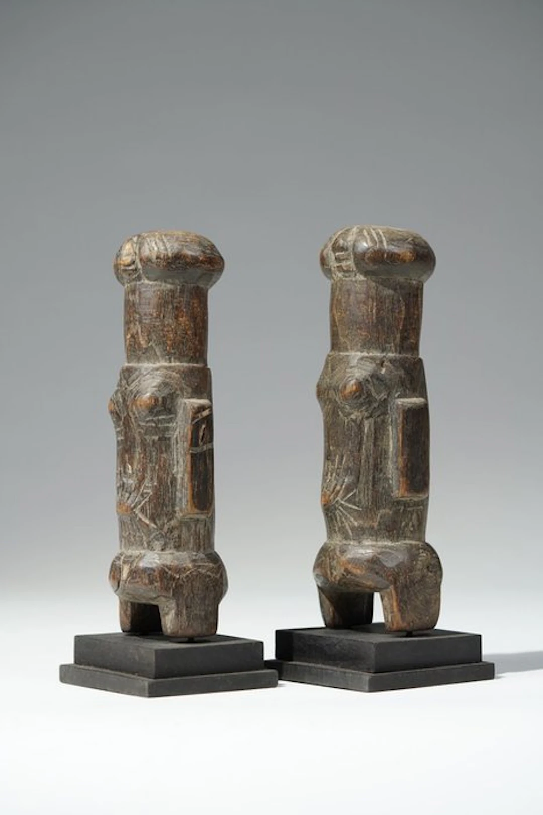 A wooden sculpture - Togo (No reserve price)
