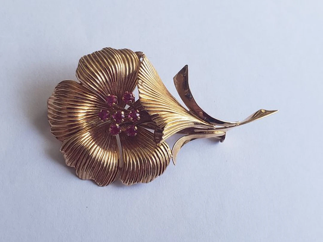 Brooch - 18 kt. Yellow gold Synthetic gemstone