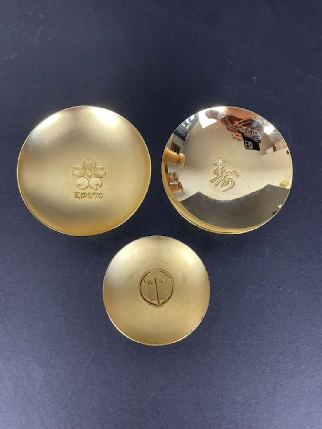 Vintage sake cups, Expo 1970 in Osaka - Gold, Gilt - Japan - 20th century