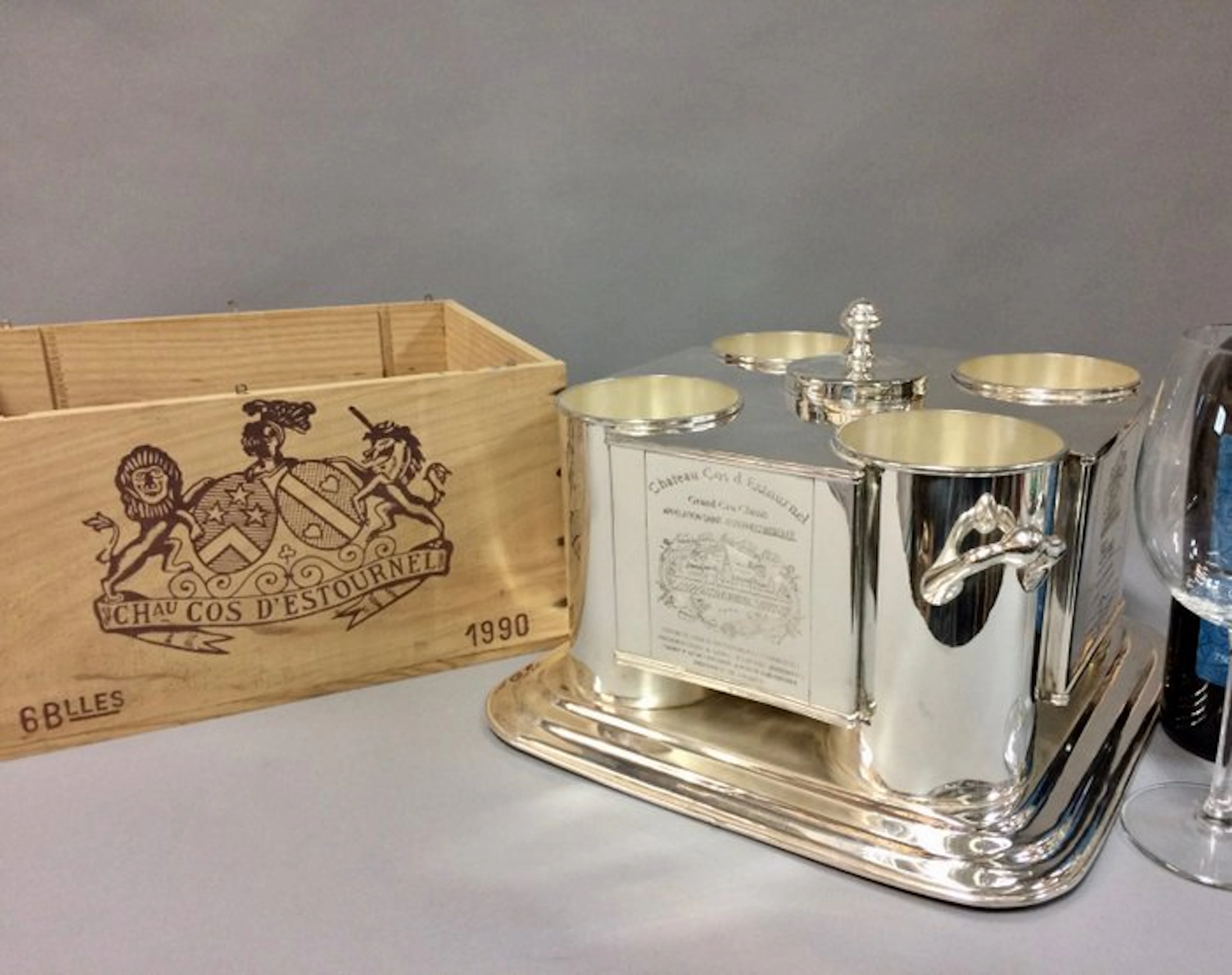 Wine cooler - for 4 bottles with compartment for...