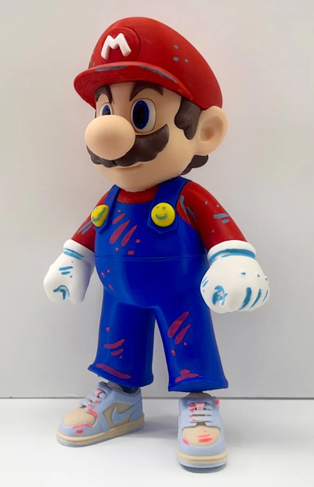 Alvin Silvrants - Super Mario Bros. NIKE sneaker Art Statue