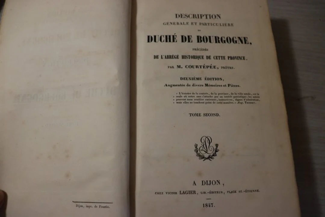 M. Courtépée - Description générale et particulière du Duché de Bourgogne