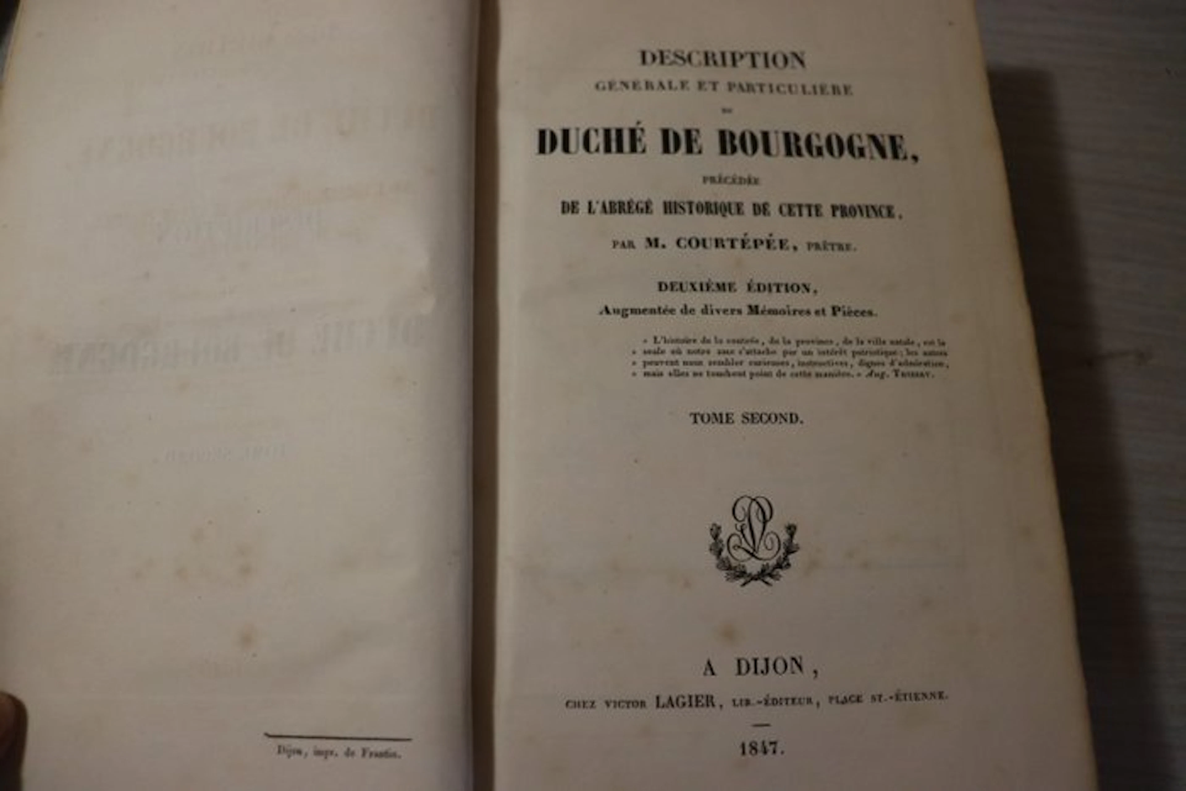 M. Courtépée - Description générale et particulière du Duché de Bourgogne