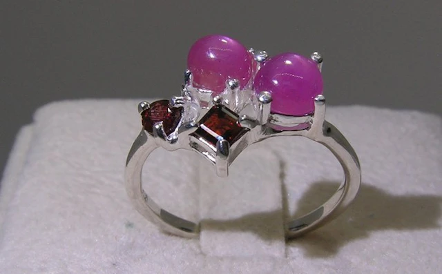 Ruby Ring Cabochon - Height: 23.7 mm - Width: 19.8 mm- 2.7 g - (1)