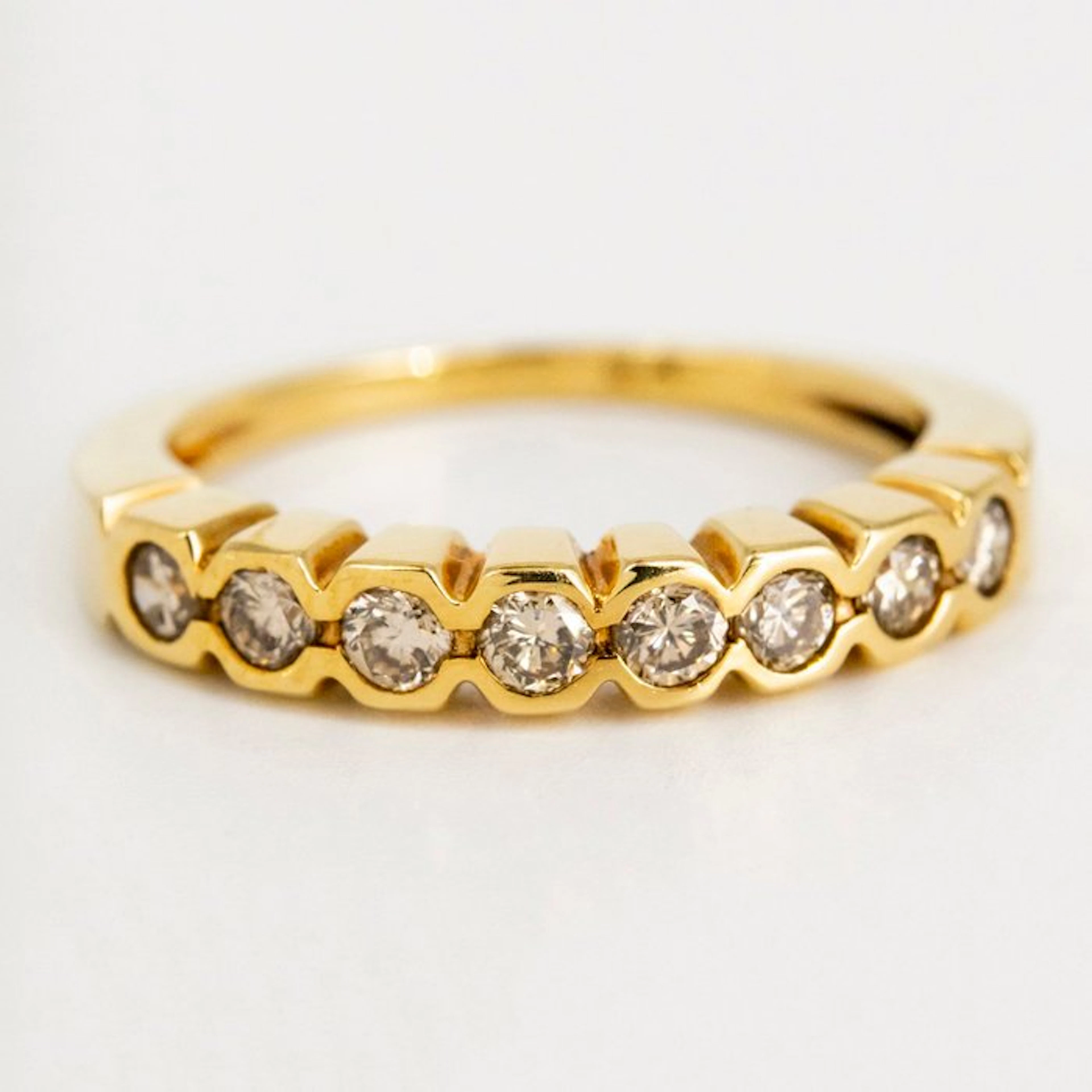 Ring - 18 kt. Yellow gold - 0.64ct. tw. Diamond (Natural)
