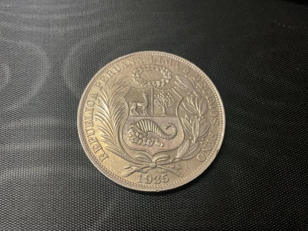 Peru. Un Sol 1935 (No reserve price)