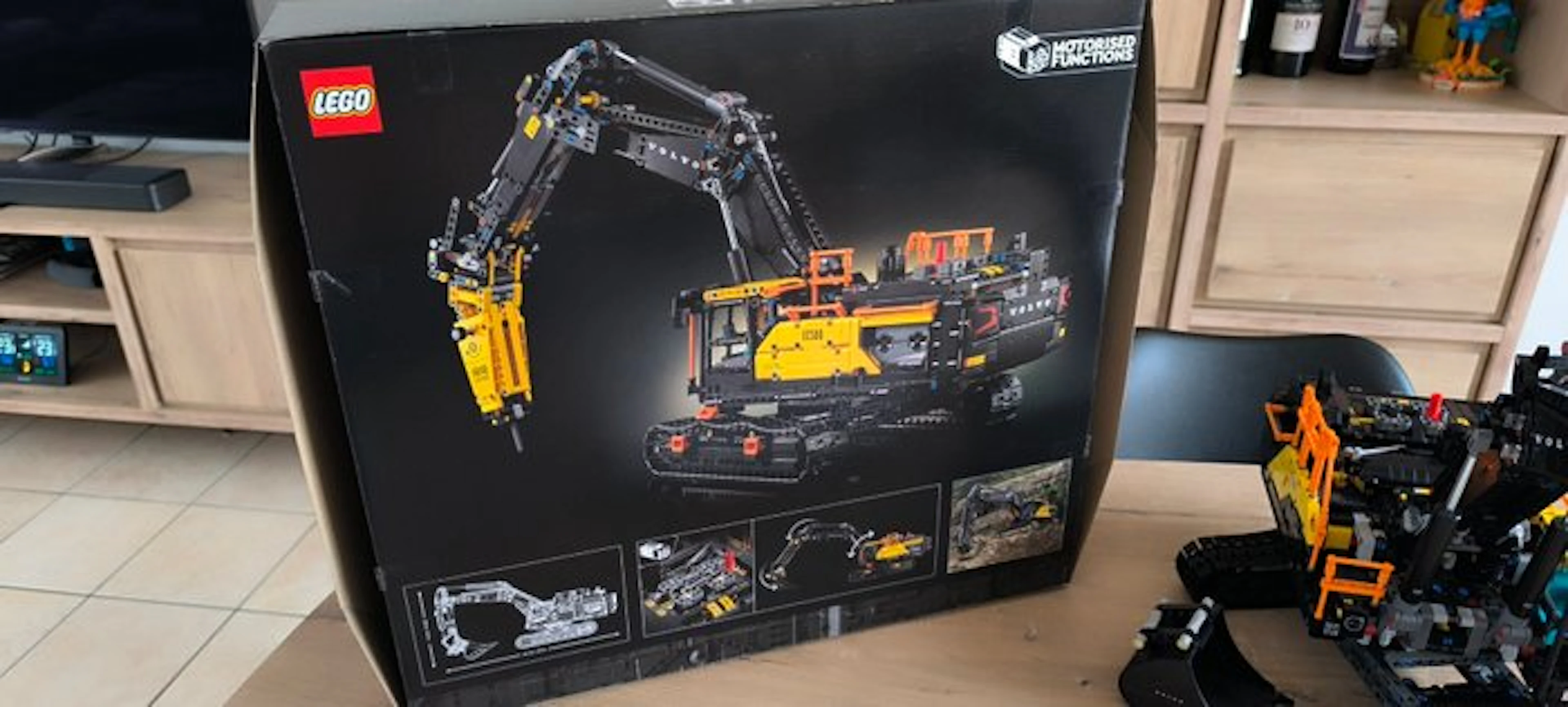 LEGO Set - 42215 - Technic - Volvo EC500 Hybrid