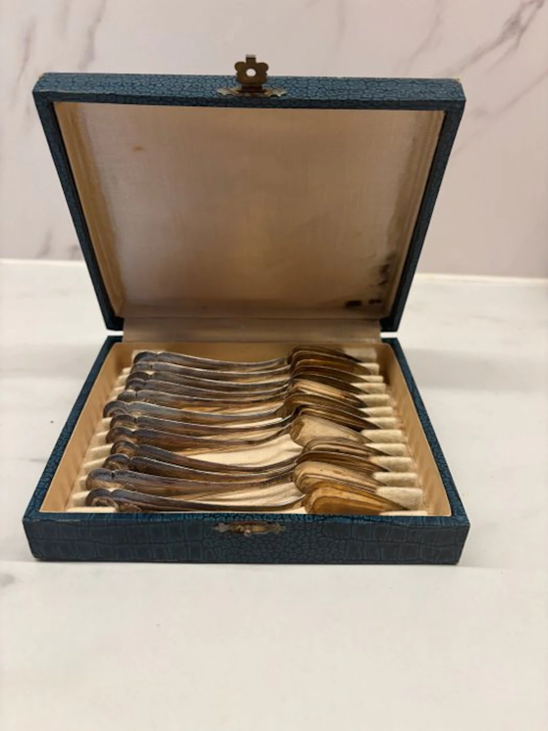 H.A. Shuss - unkown - Spoon box (12) - antique silver...