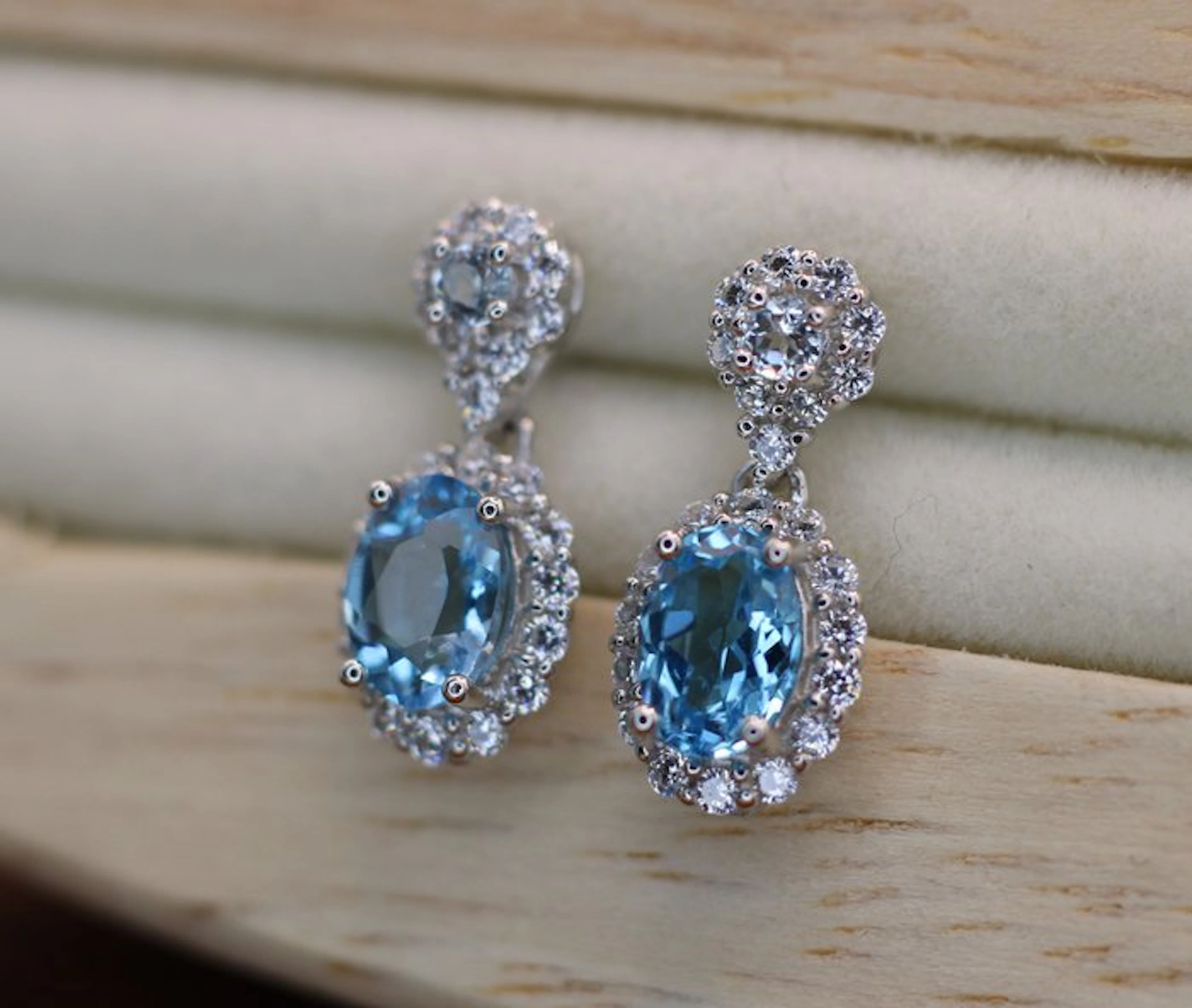No reserve price - Earrings Silver, Rhodium Plated - 1.90ct. tw. Topaz