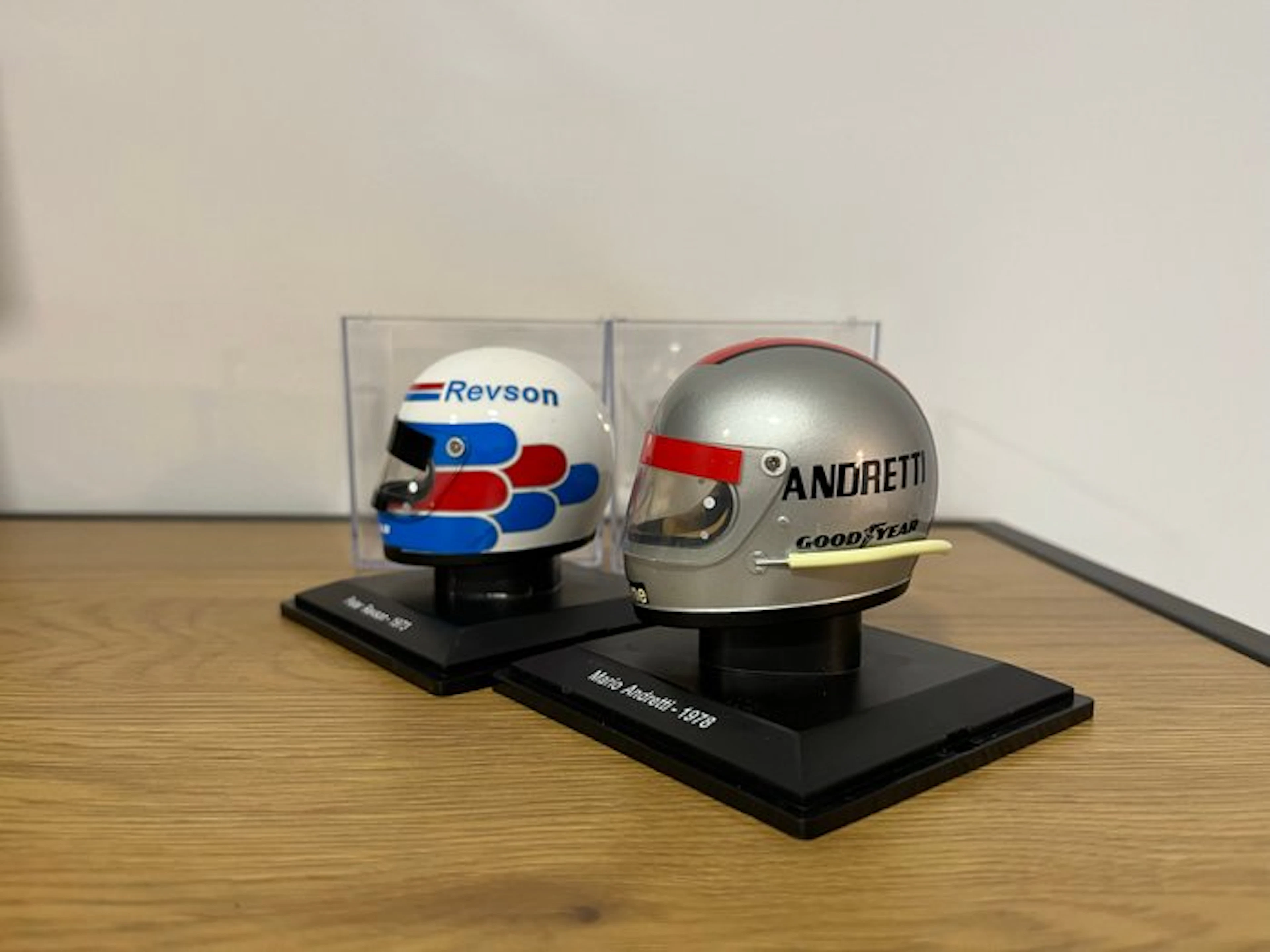 Spark 1:5 - Model race car (2) - Mario Andretti 1988...