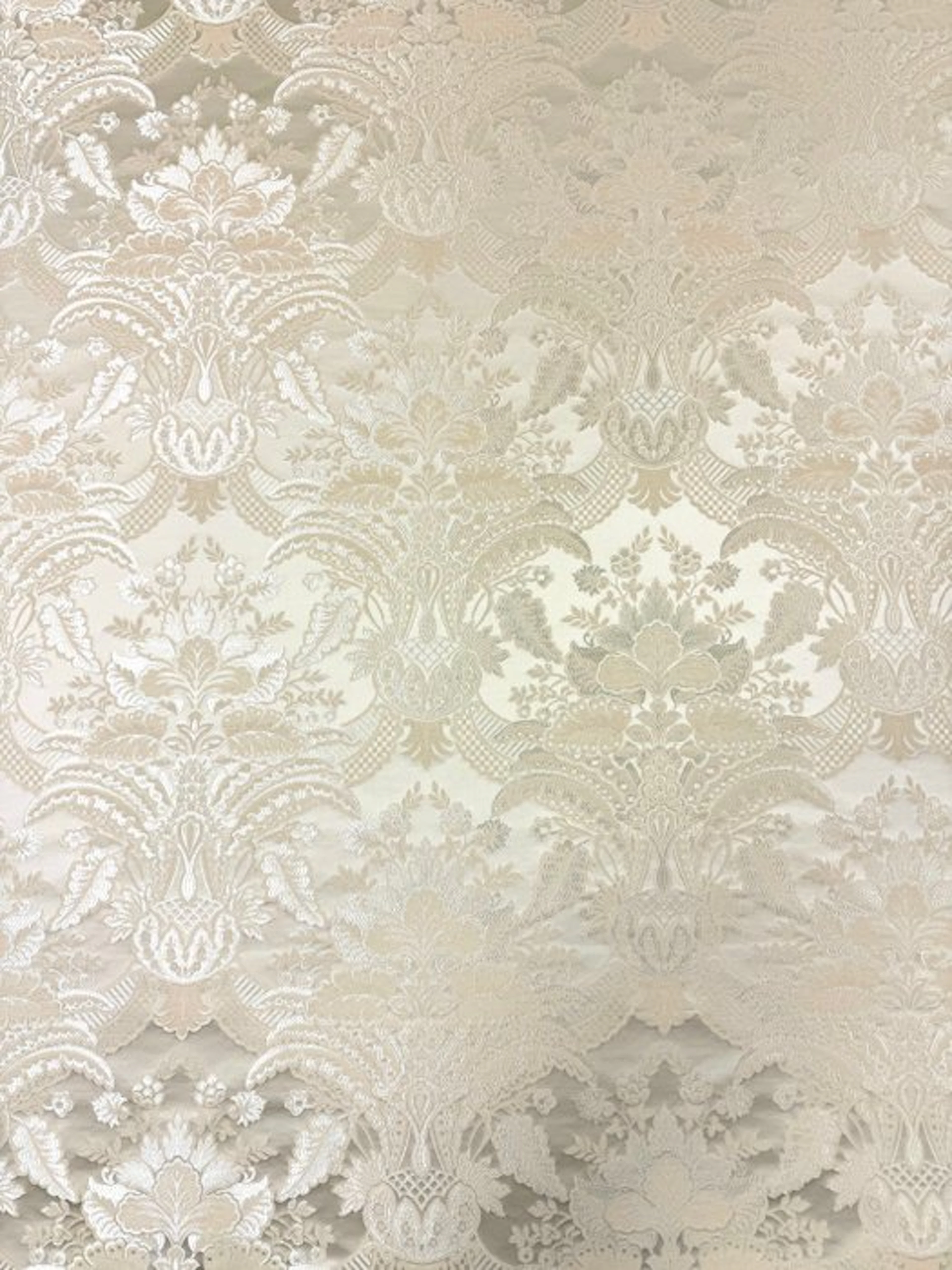 1767 ★Fine silk jacquard fabric