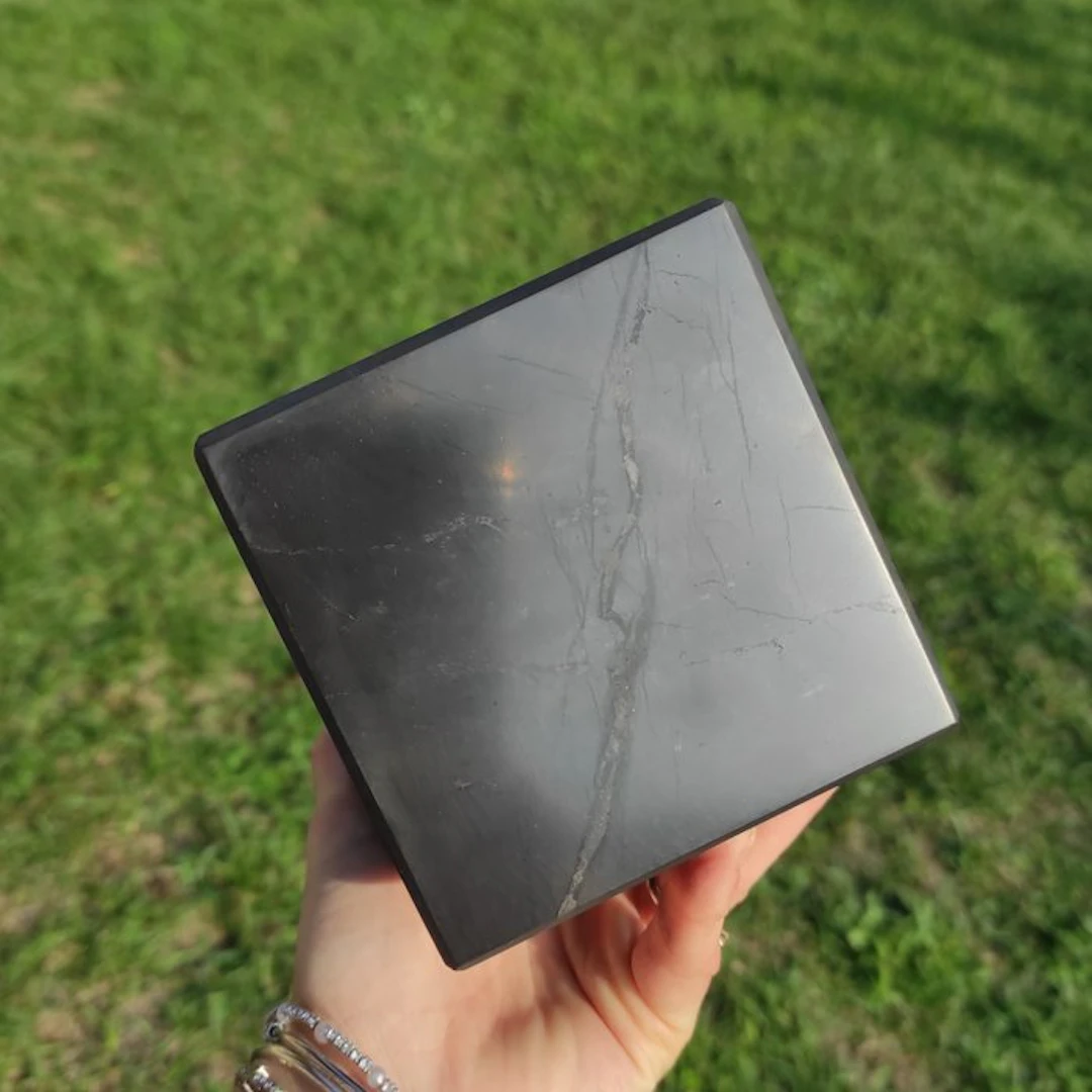 Shungite Cube - Height: 10 cm- 2620 g - (1)