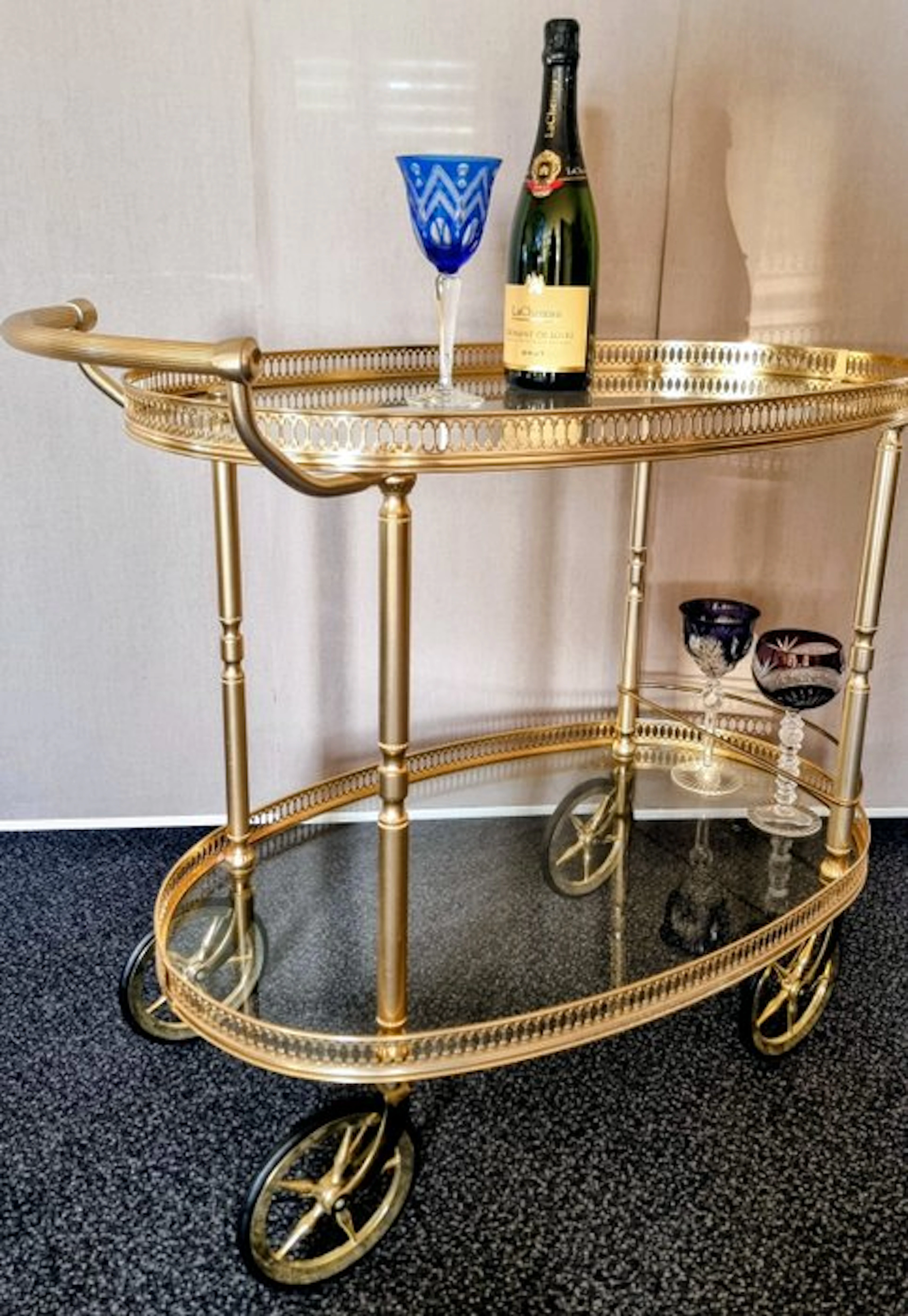 Serving trolley - Brass, Glass - An Italian showpiece car.