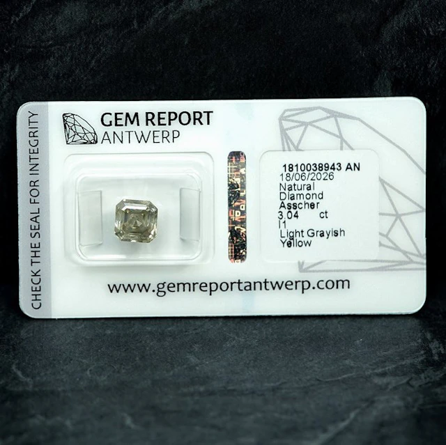 No reserve price - 1 pcs Diamond (Natural coloured)...