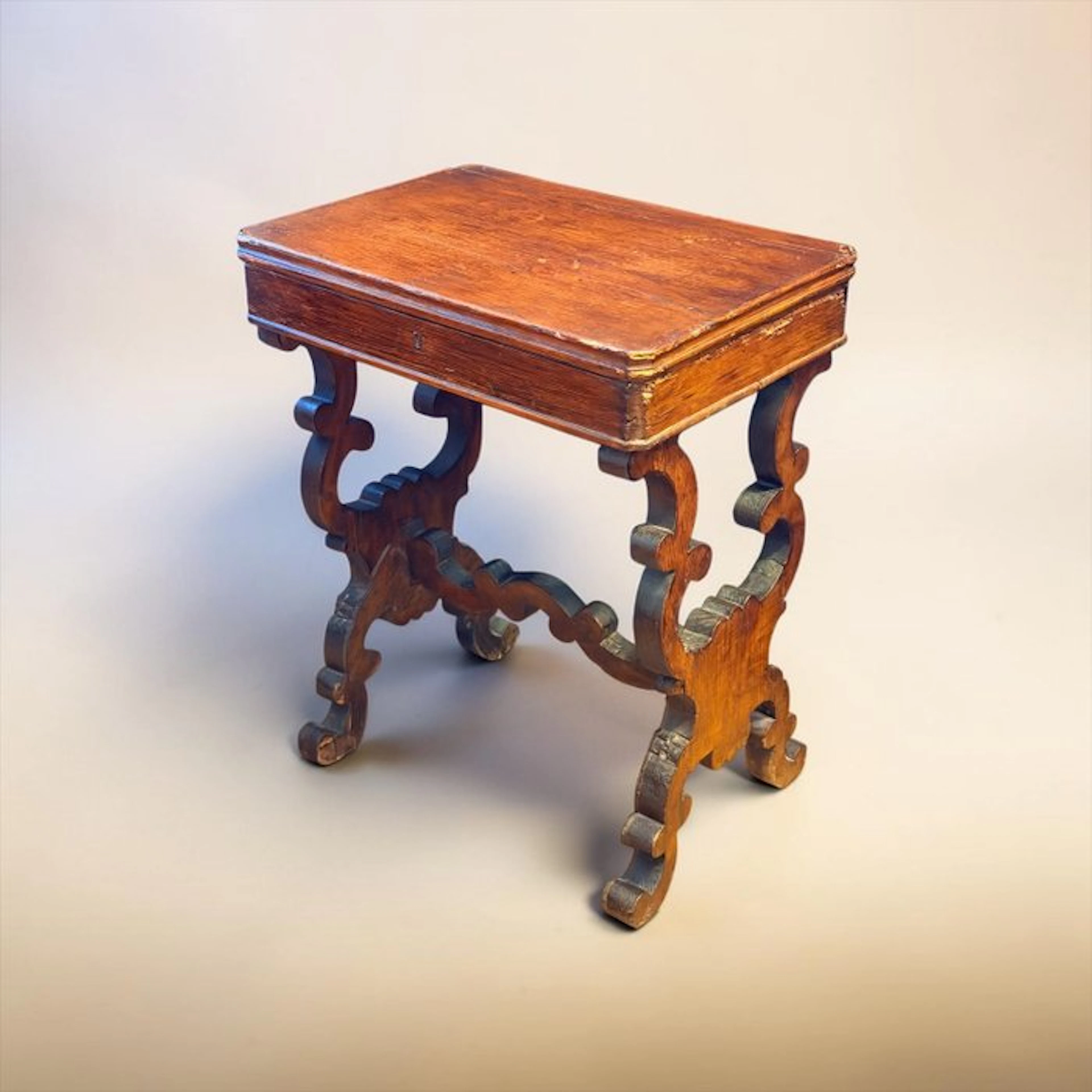 Side table - sewing box - Wood - Table of Lira