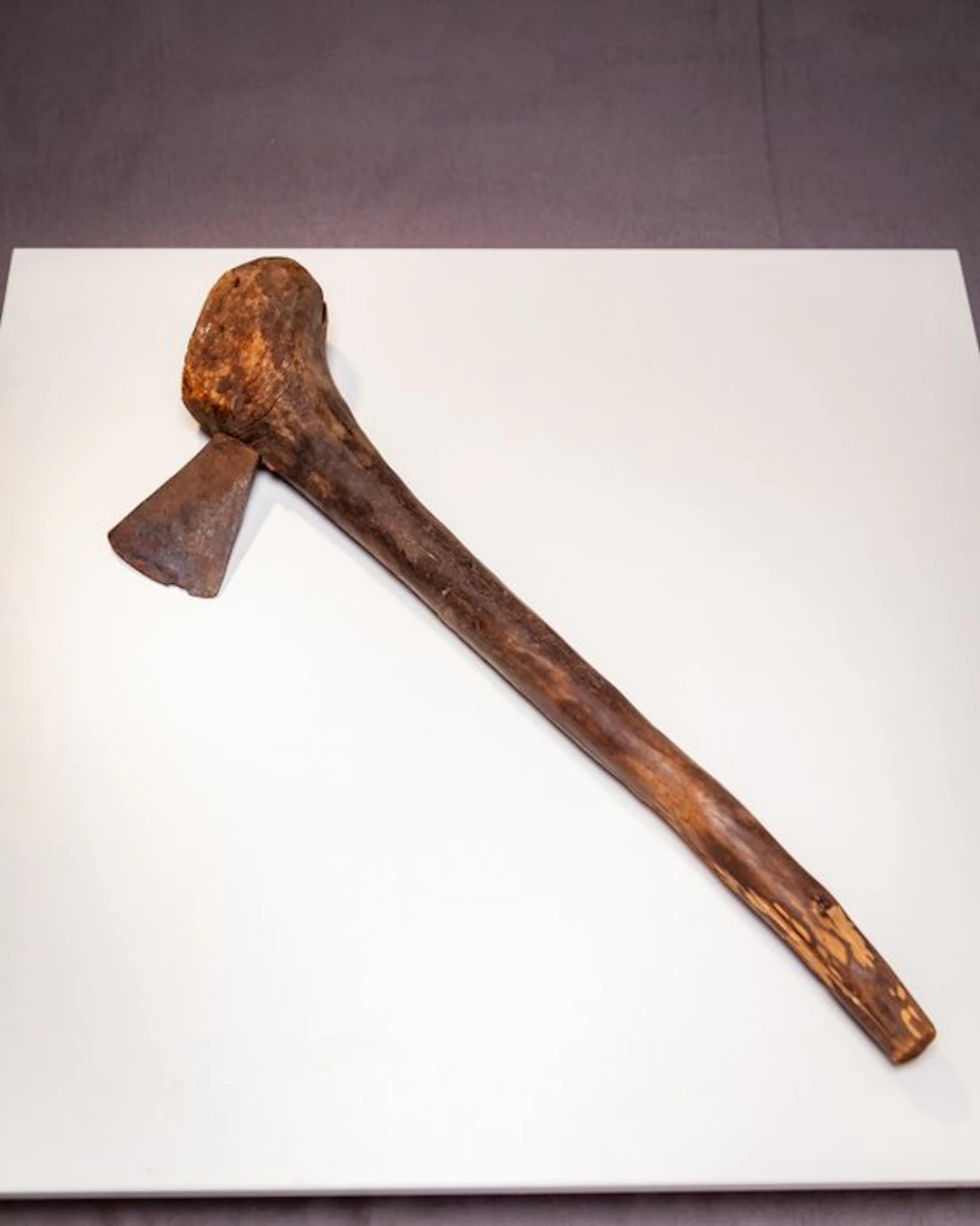 Transitional Iron-Bladed Splitting Axe - Jakabiliga...
