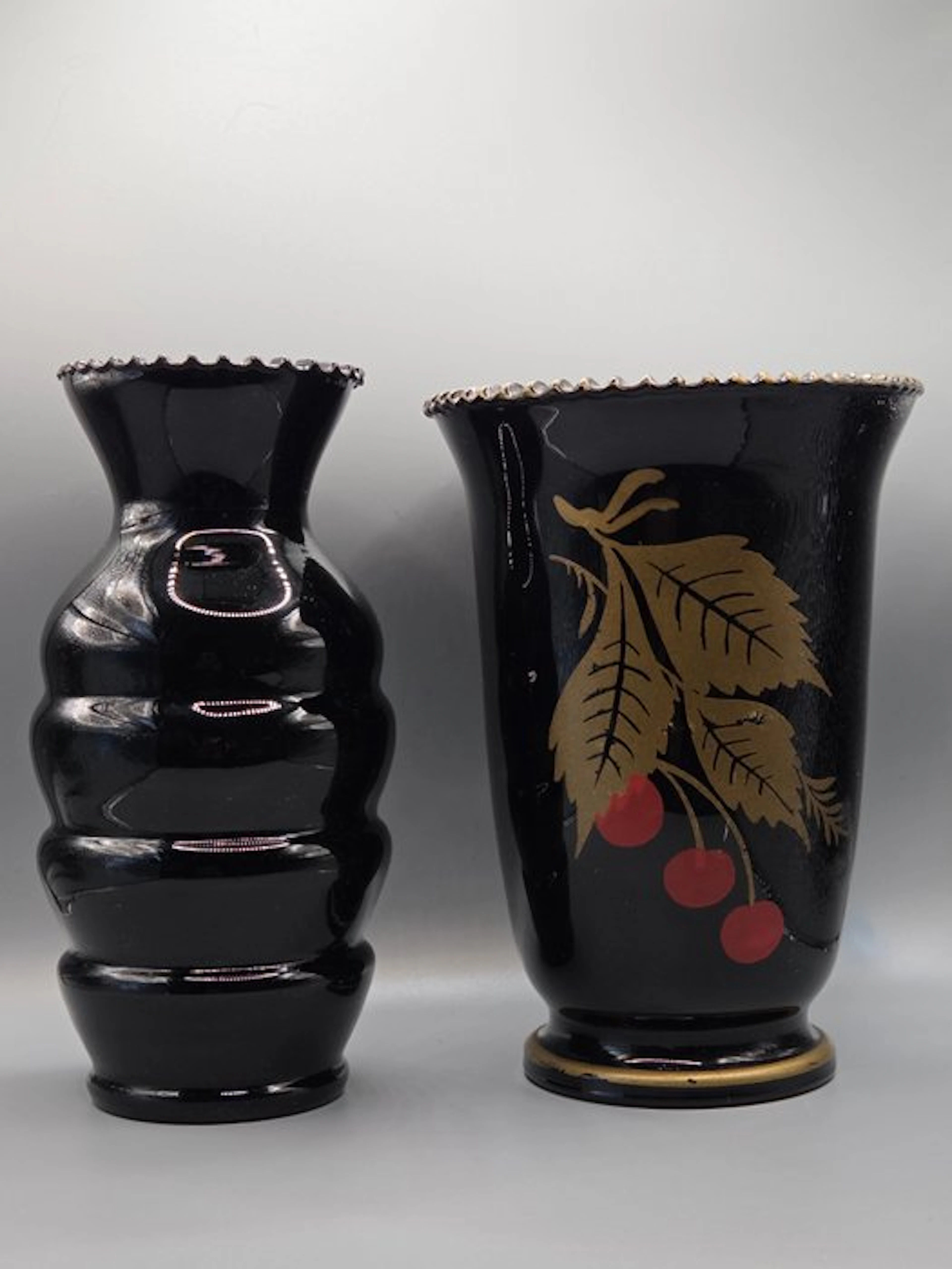 Doyen - Vase (2) - hyalite glass - Two beautiful Doyen vases