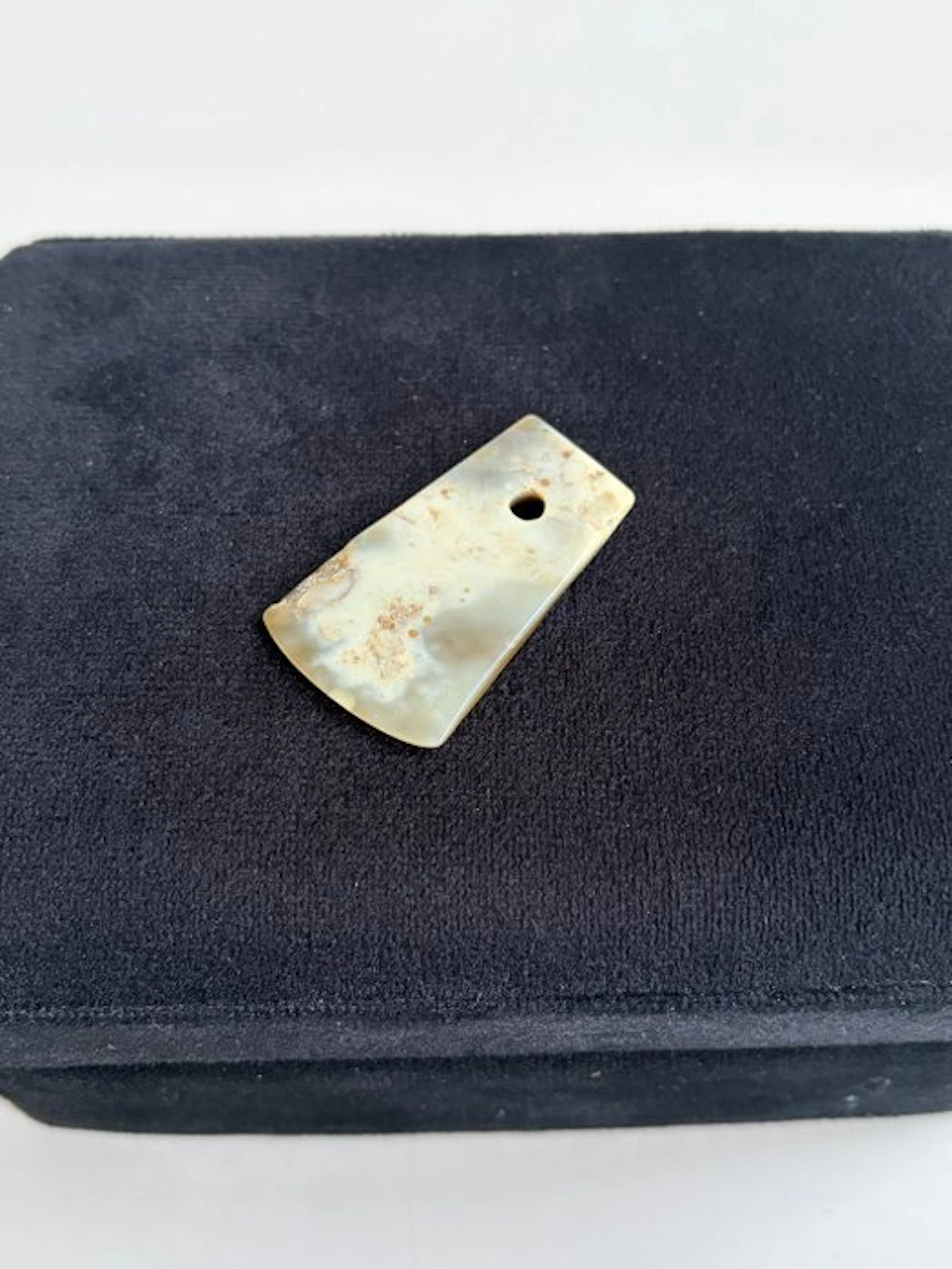 A Chinese Stone Ritual Axe Pendant (Yue) - Stone - China - Late 20th century