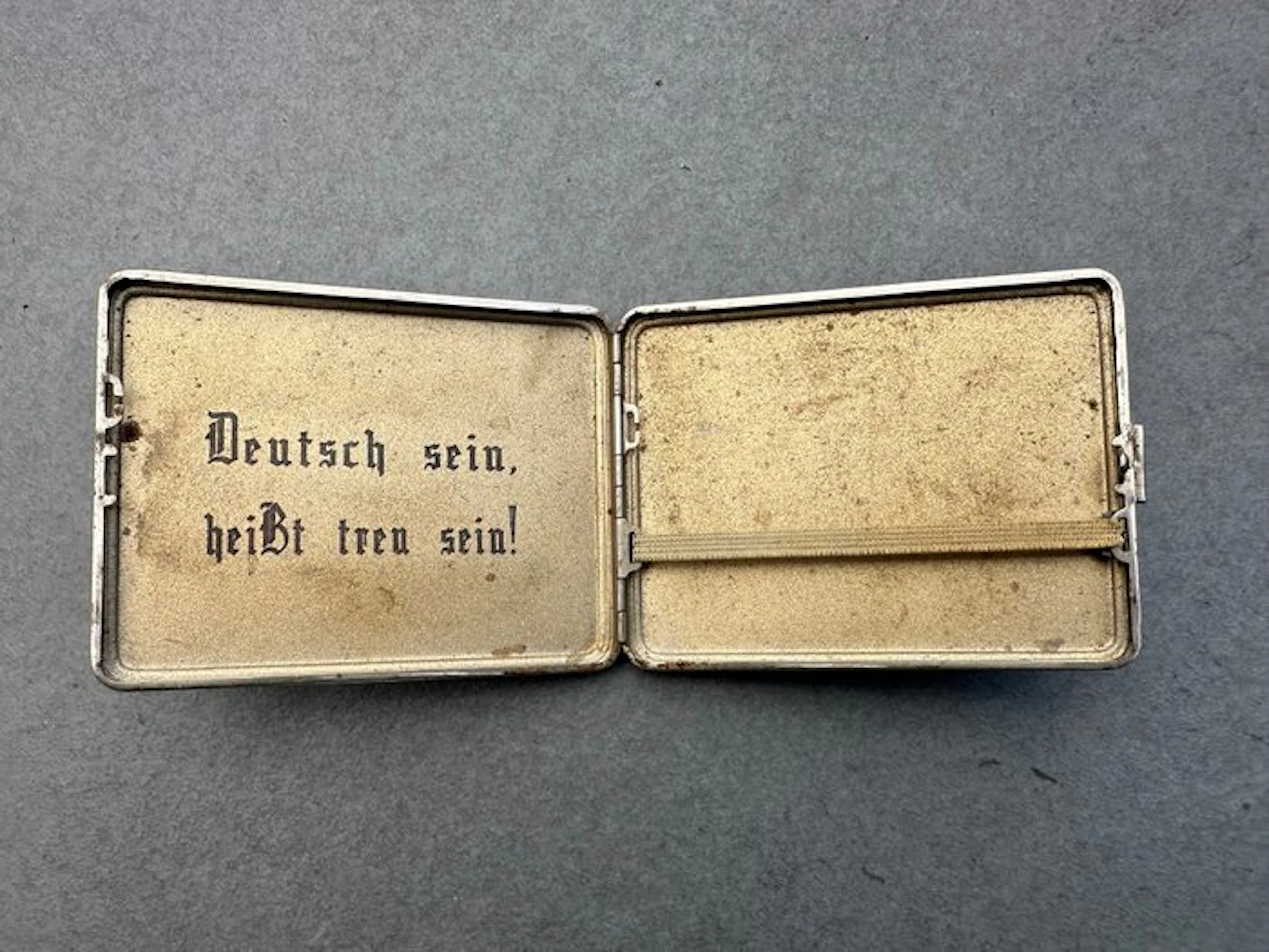 Germany - Cigarette case from the time of World War I. - Military accessories