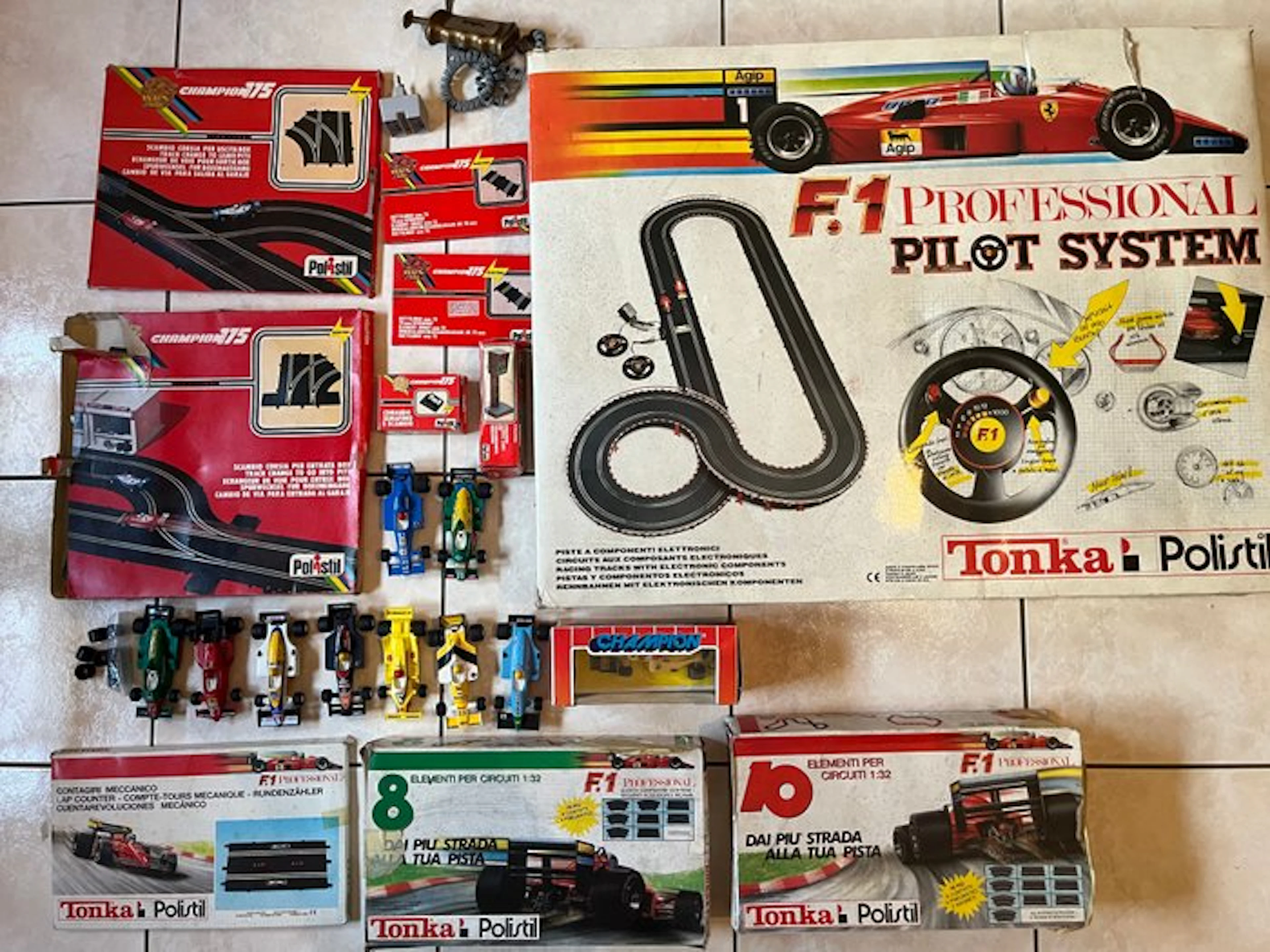Polistil - Slot car F1 Professional Pilot System - 1980-1990 - Italy