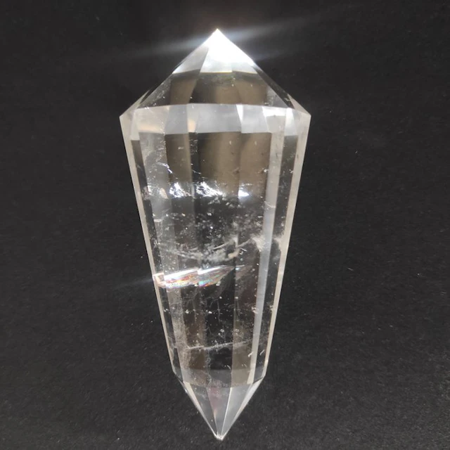 Quartz Crystal - Height: 5 cm - Width: 5 cm- 190 g - (1)