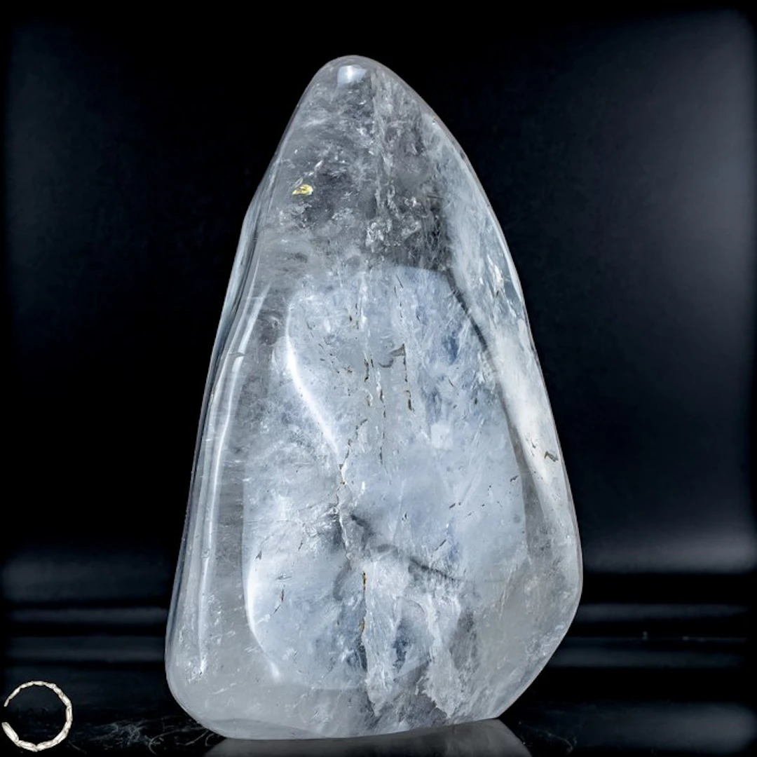 Brazilian rock crystal – freeform in exceptional clarity Flame