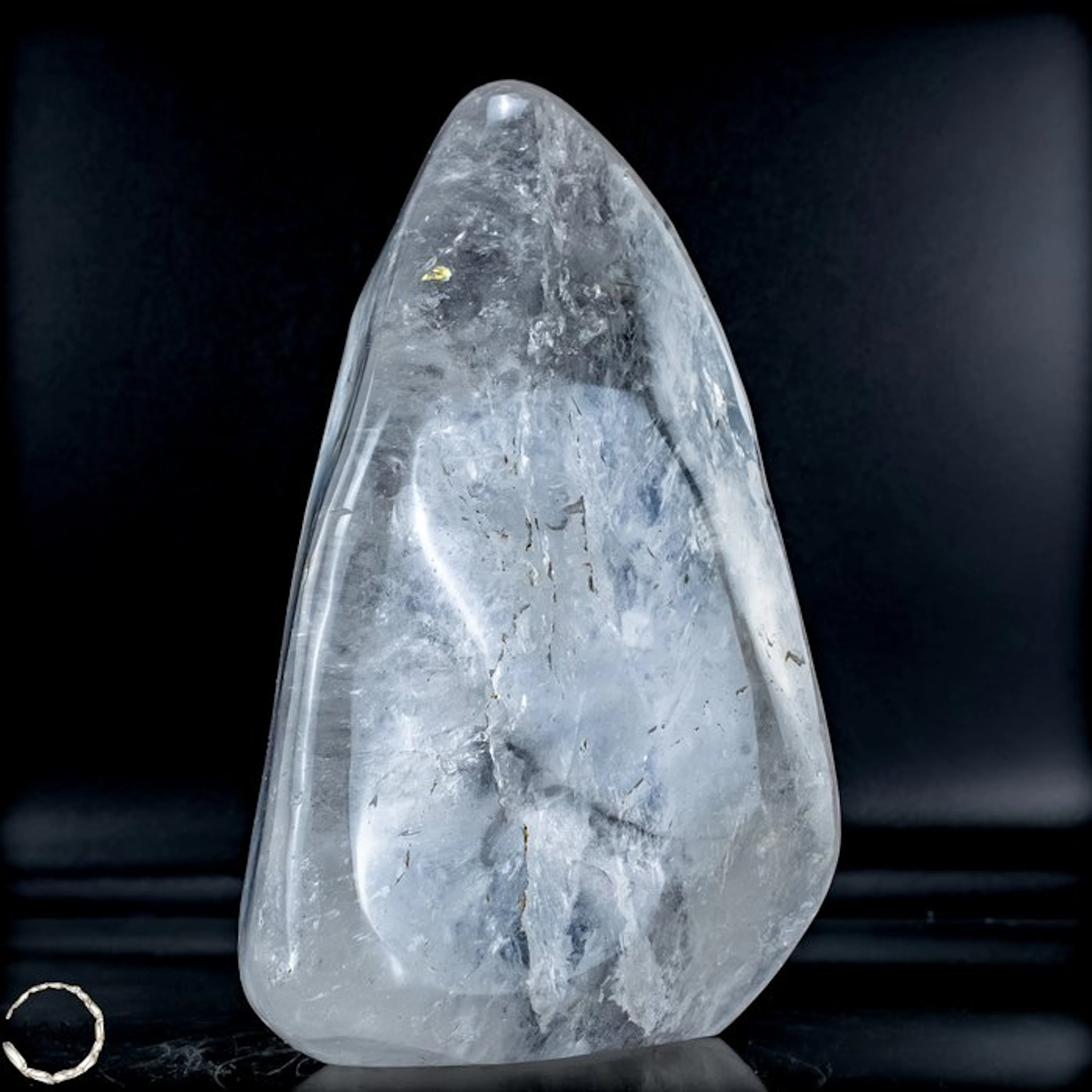 Brazilian rock crystal – freeform in exceptional clarity Flame