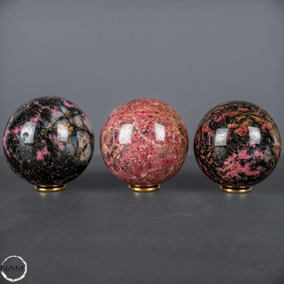 Beautiful Rhodonite sphere set – Powerful elegance in...