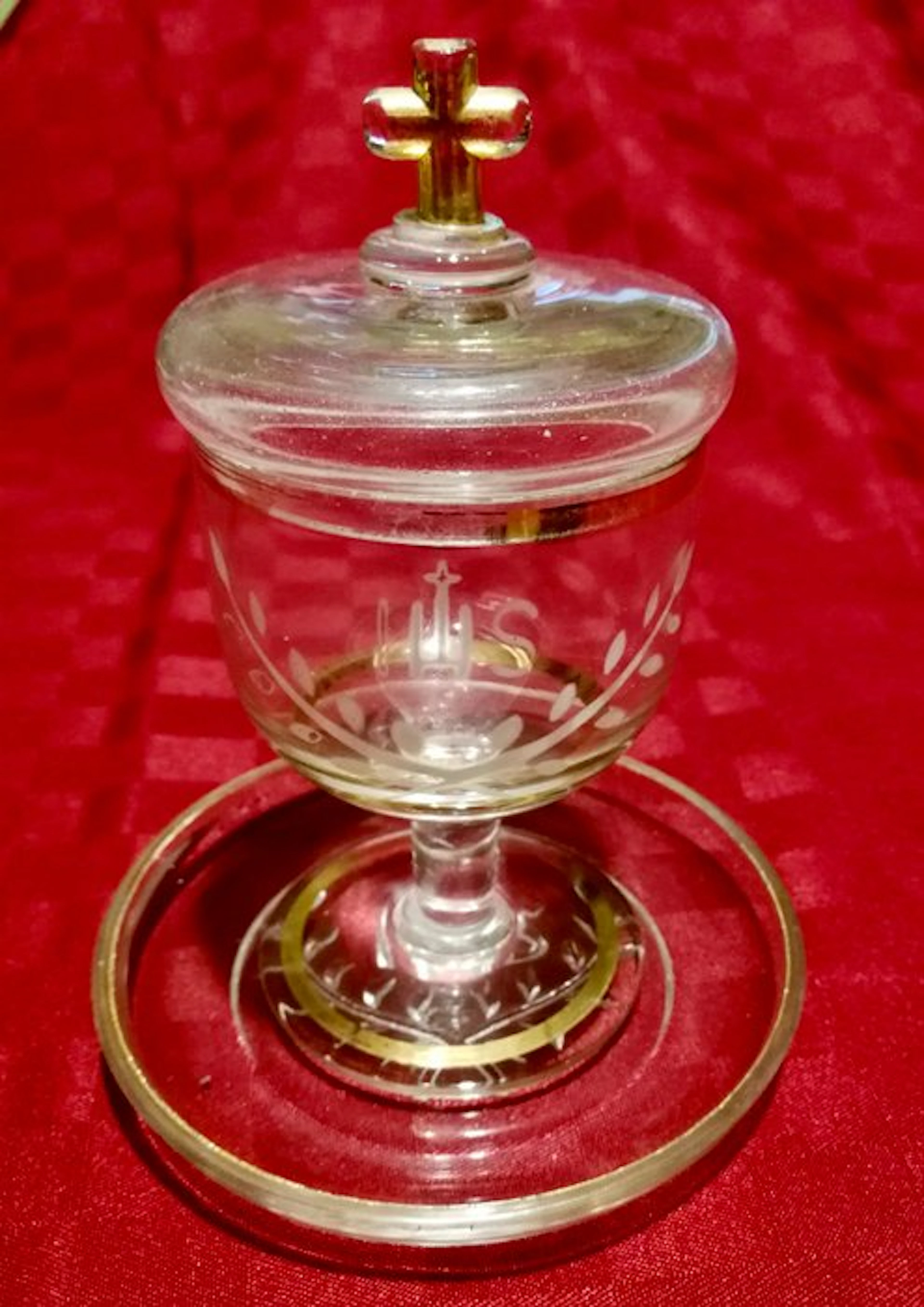Hand-blown glass pisside with IHS monogram. - Glass - 1920-1930