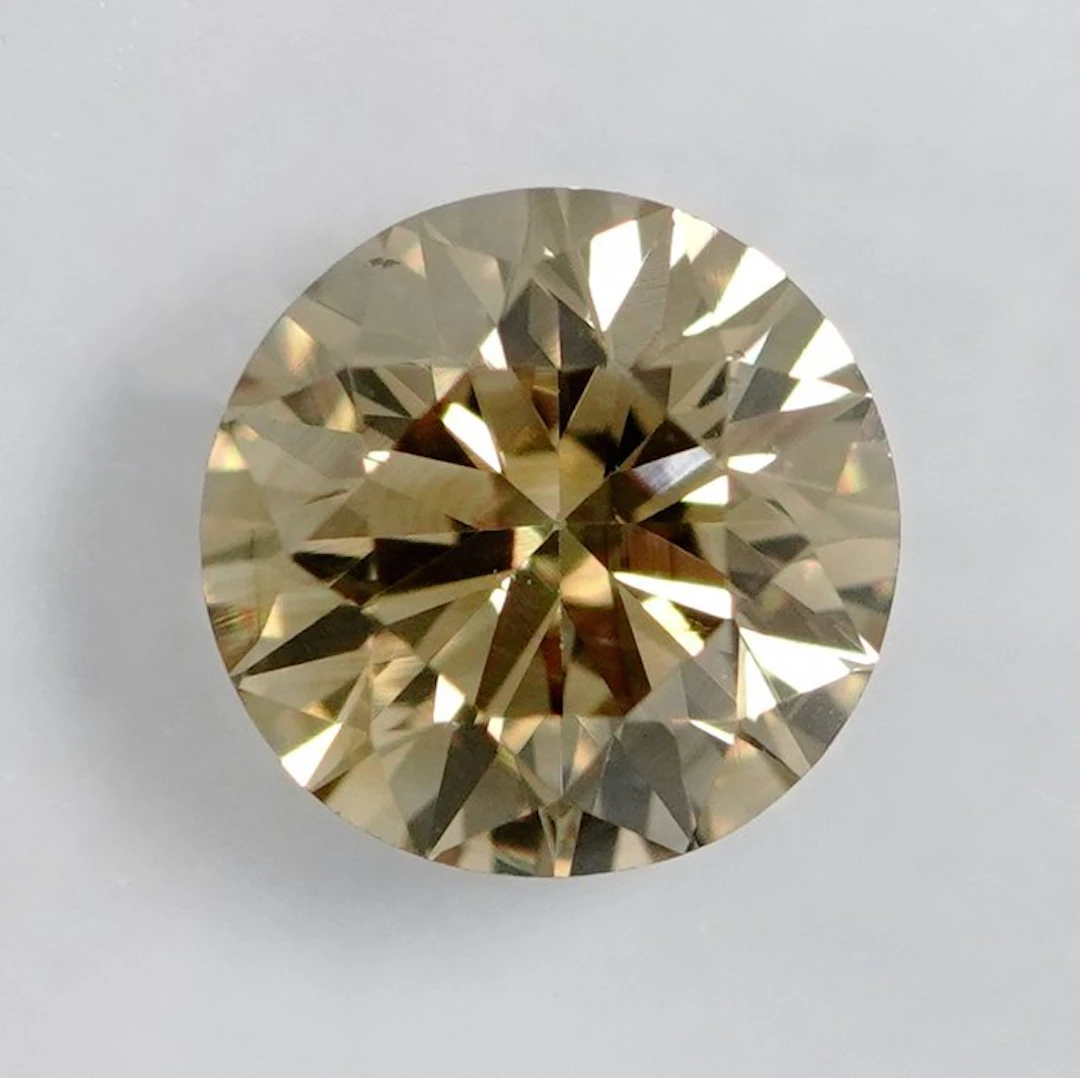 No reserve price - 1 pcs Diamond (Natural coloured)...