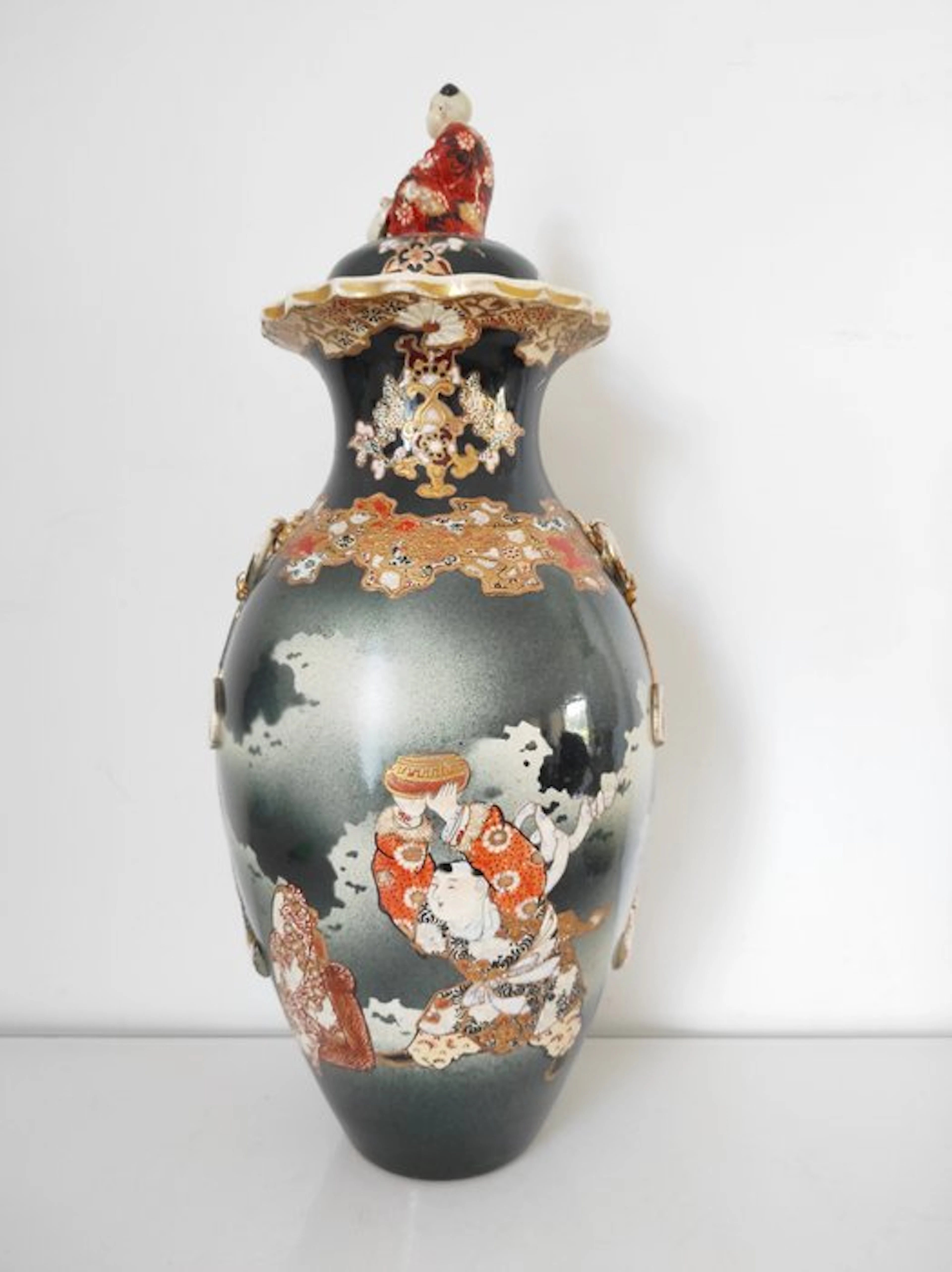 Lidded vase - Porcelain - Japan (No reserve price)