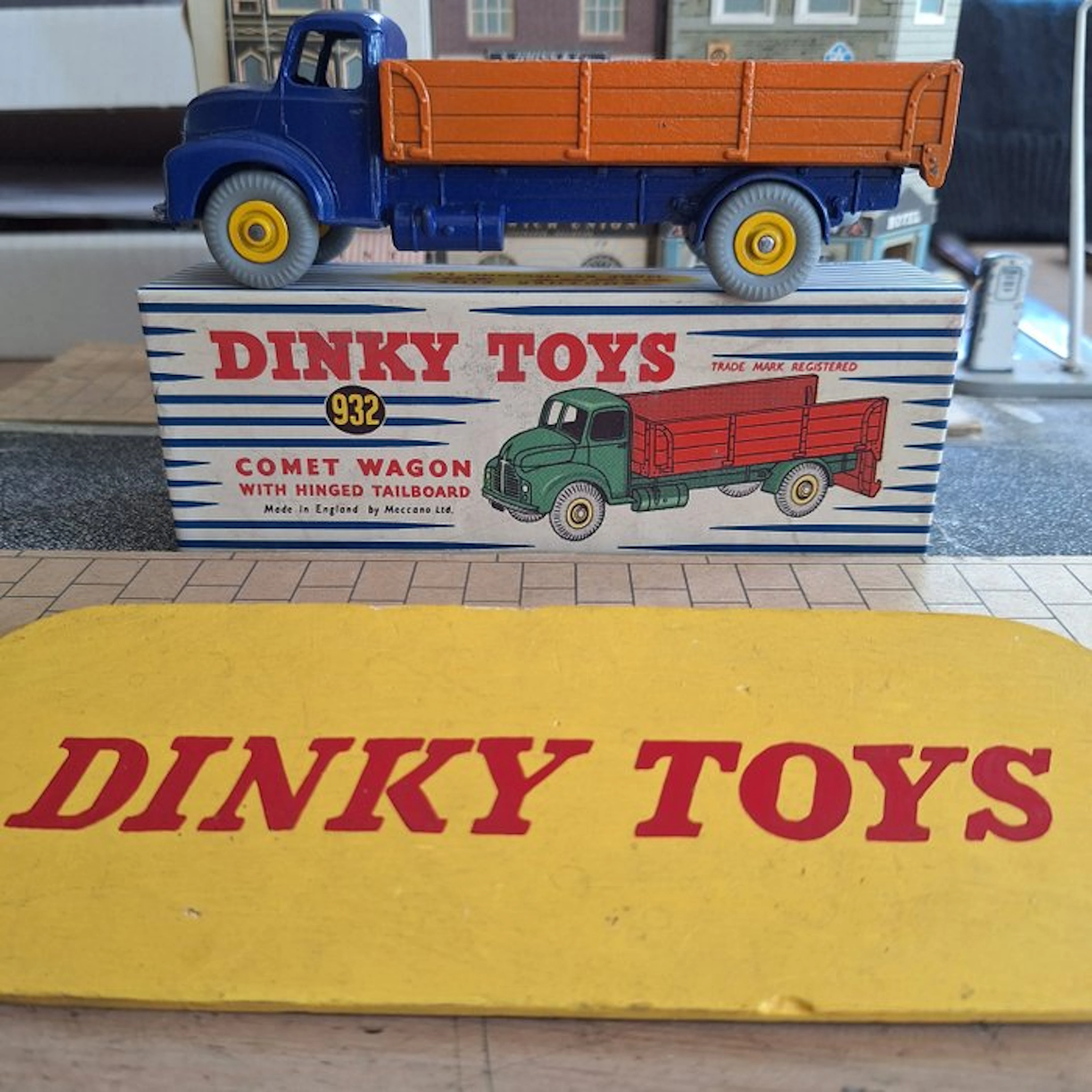 Dinky Toys 1:50 - Model car - Dinky Toys - bread van