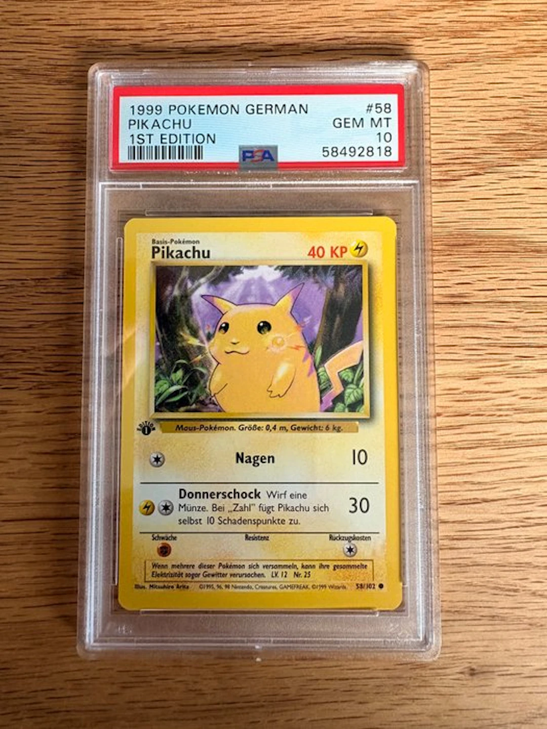 Pokémon - 1 Graded card - Pikachu 58/102 First edition - PSA 10 - Various sets