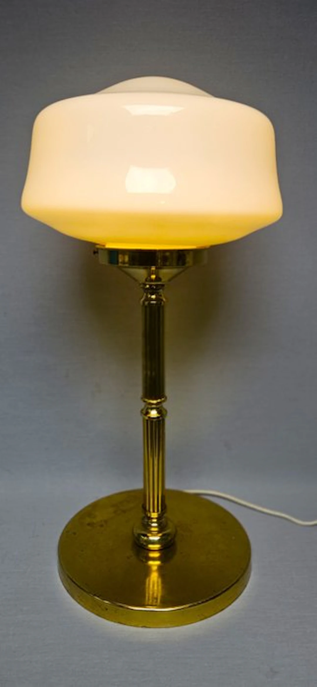 Table lamp - Solid brass / brass-look alloy and opaline glass - table lamp